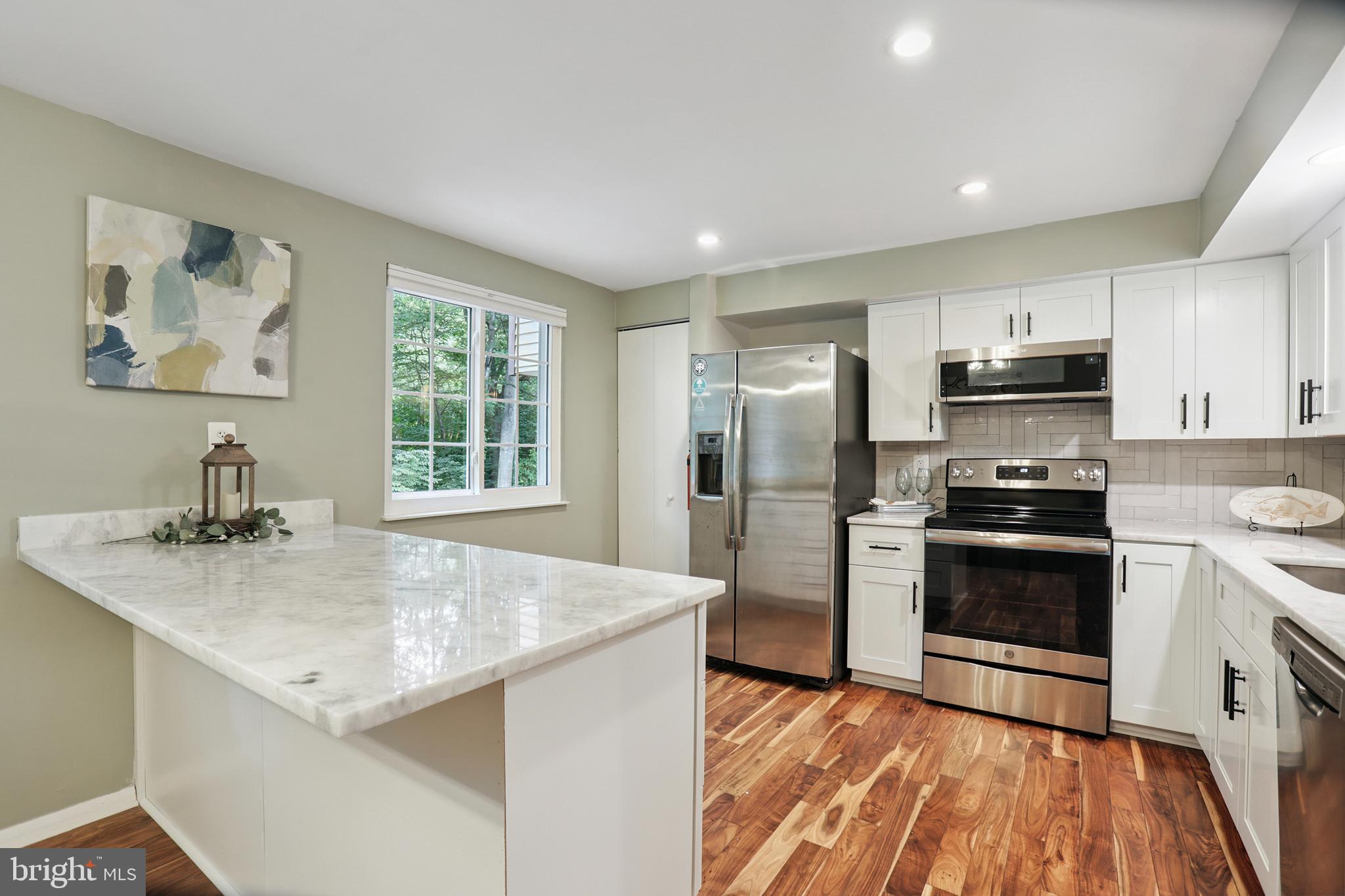 2307 Middle Creek Ln