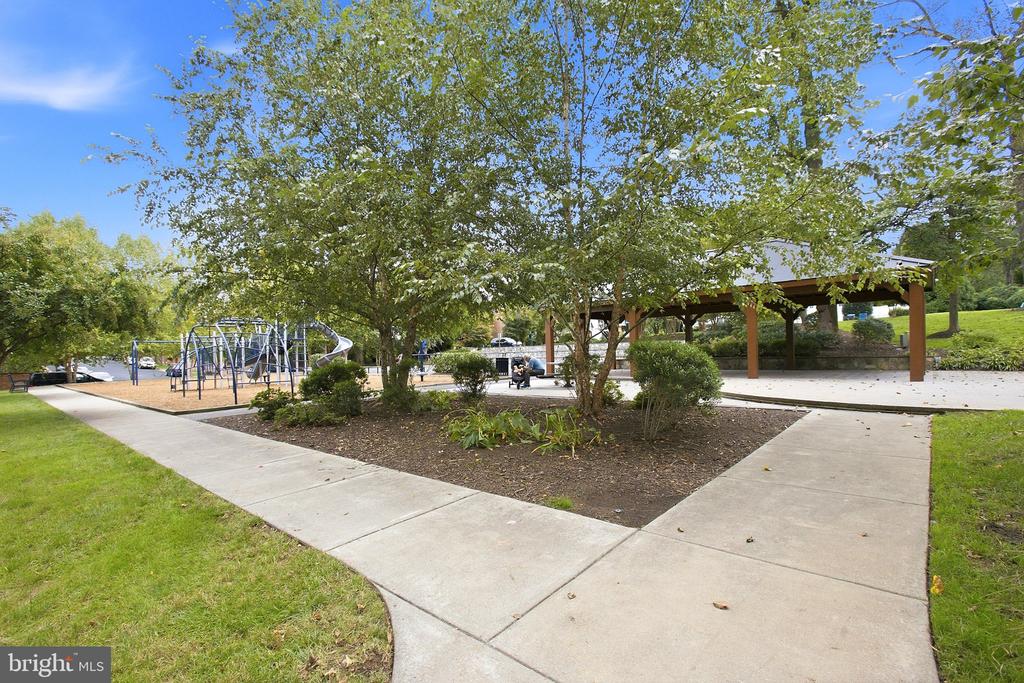 1107 WIMBLEDON DRIVE