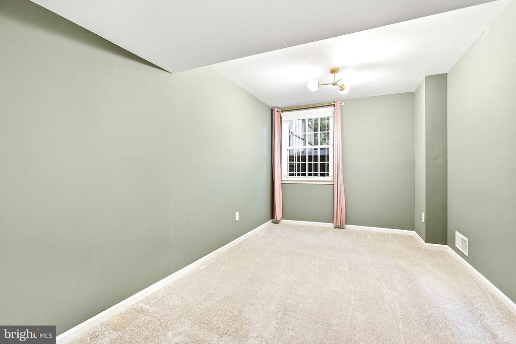 1107 WIMBLEDON DRIVE