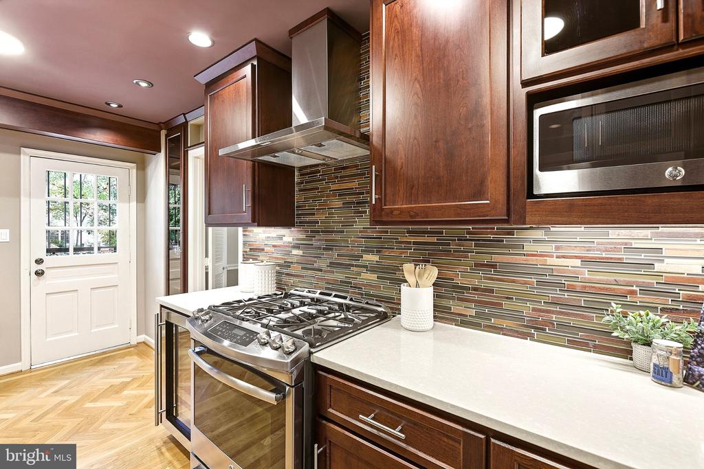 1107 WIMBLEDON DRIVE