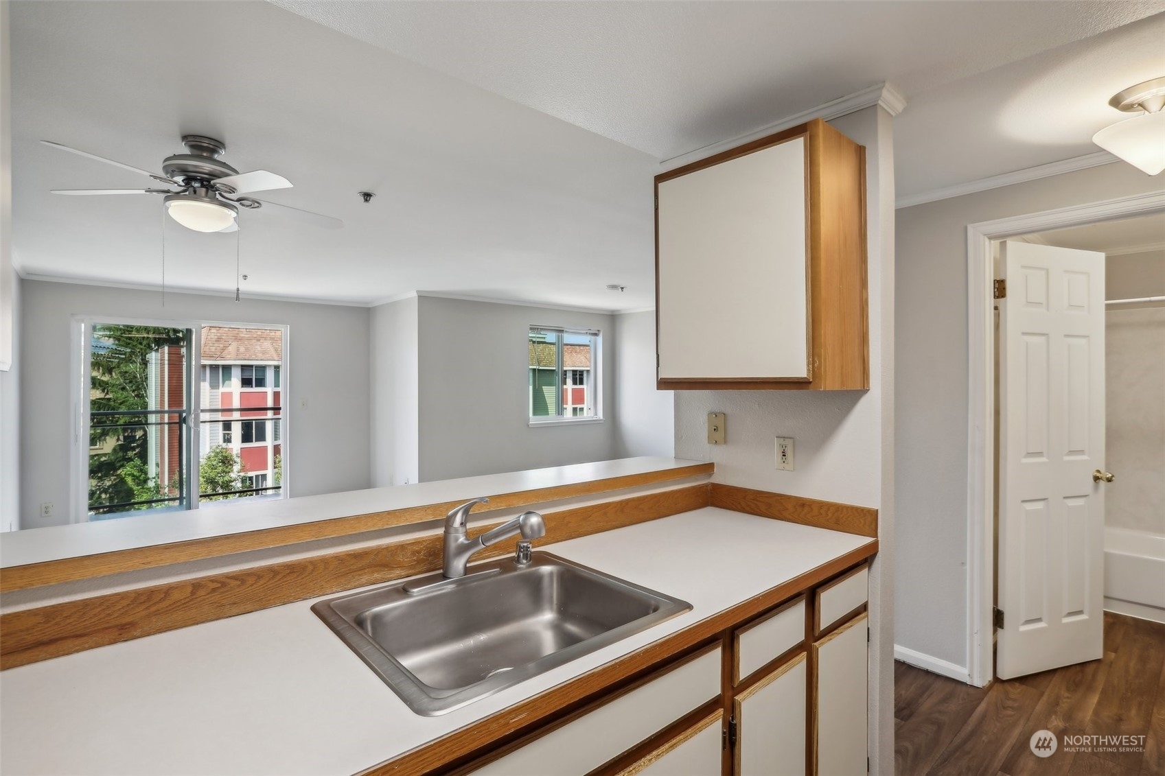 1614 Summit Avenue Unit: S405