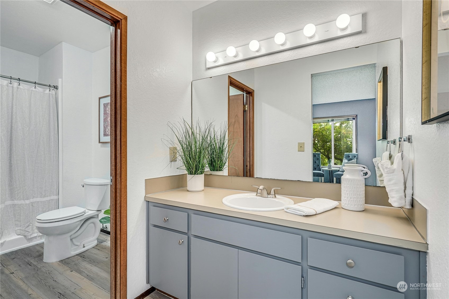 3911 Wetmore Avenue Unit: B2