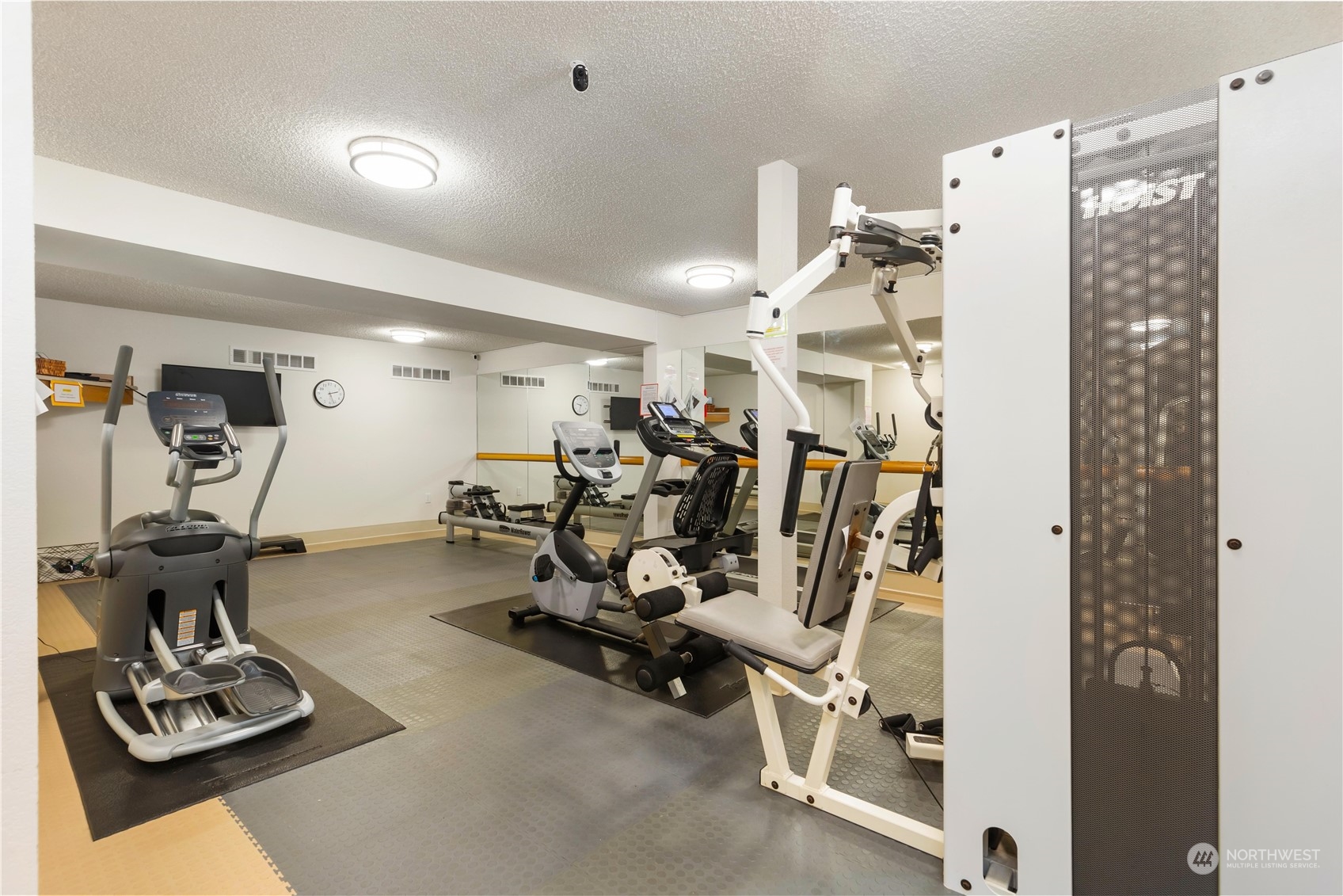 23003 Lakeview Drive Unit: 203