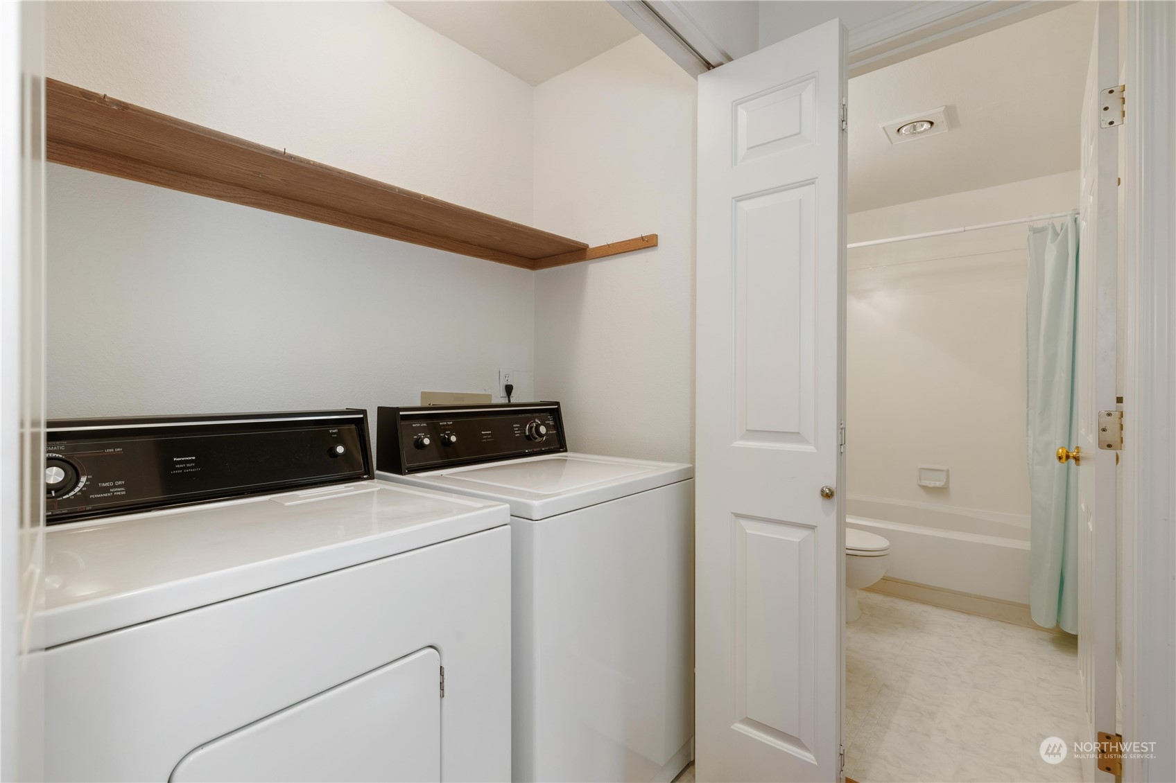 23003 Lakeview Drive Unit: 203