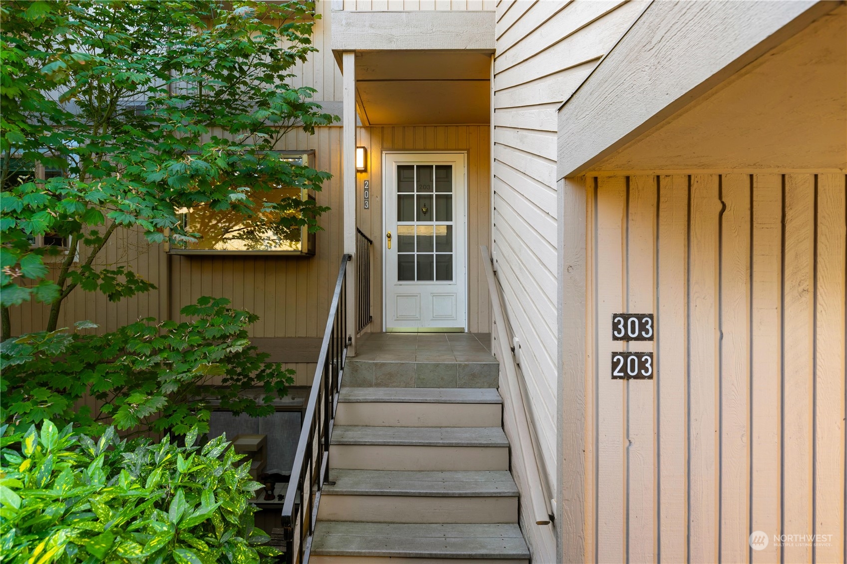 23003 Lakeview Drive Unit: 203