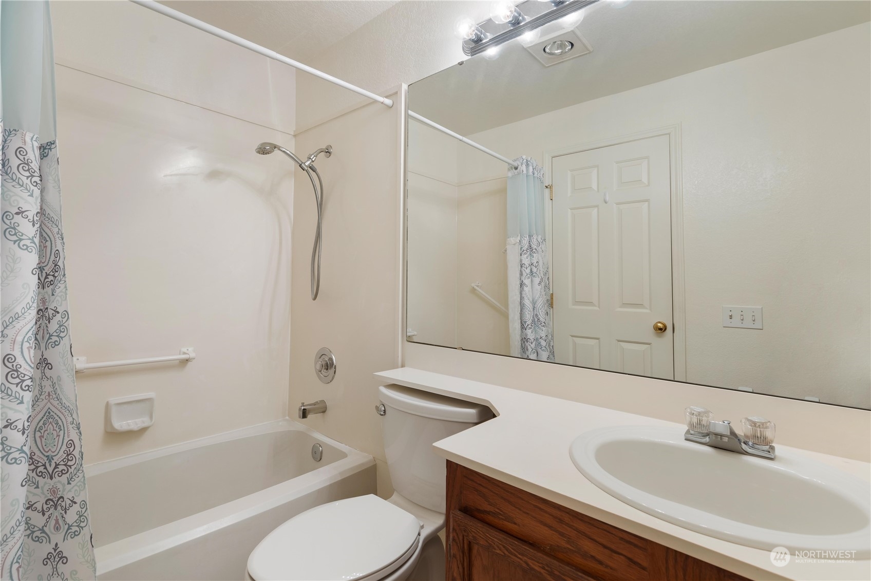 23003 Lakeview Drive Unit: 203