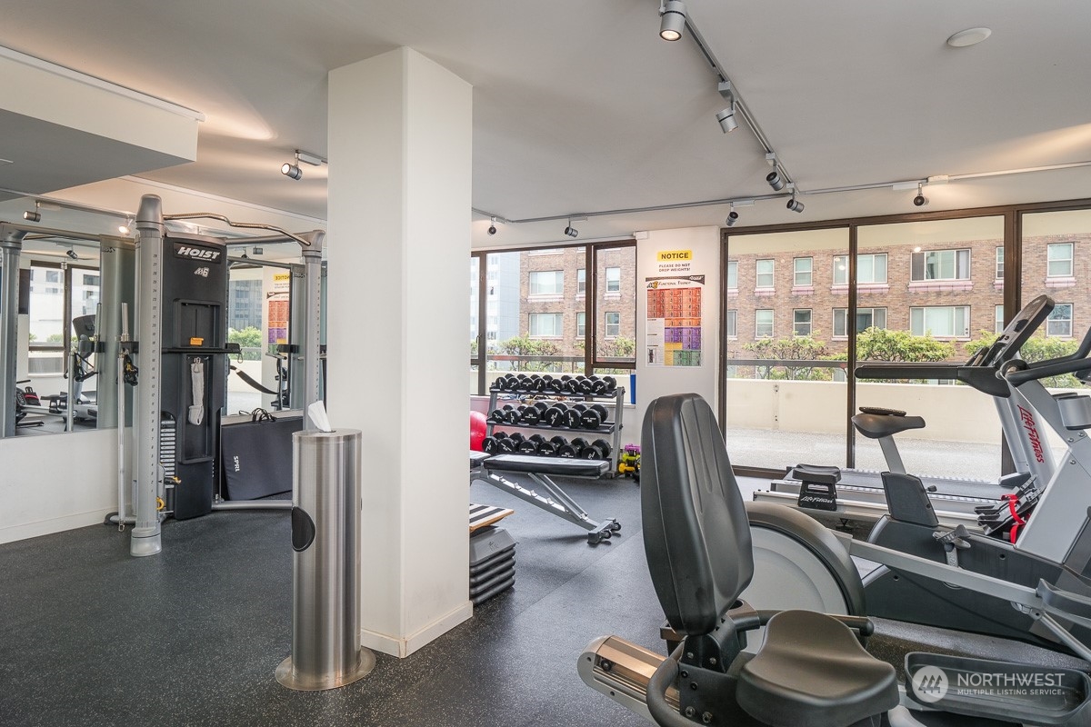 2201 3rd Avenue Unit: 1706