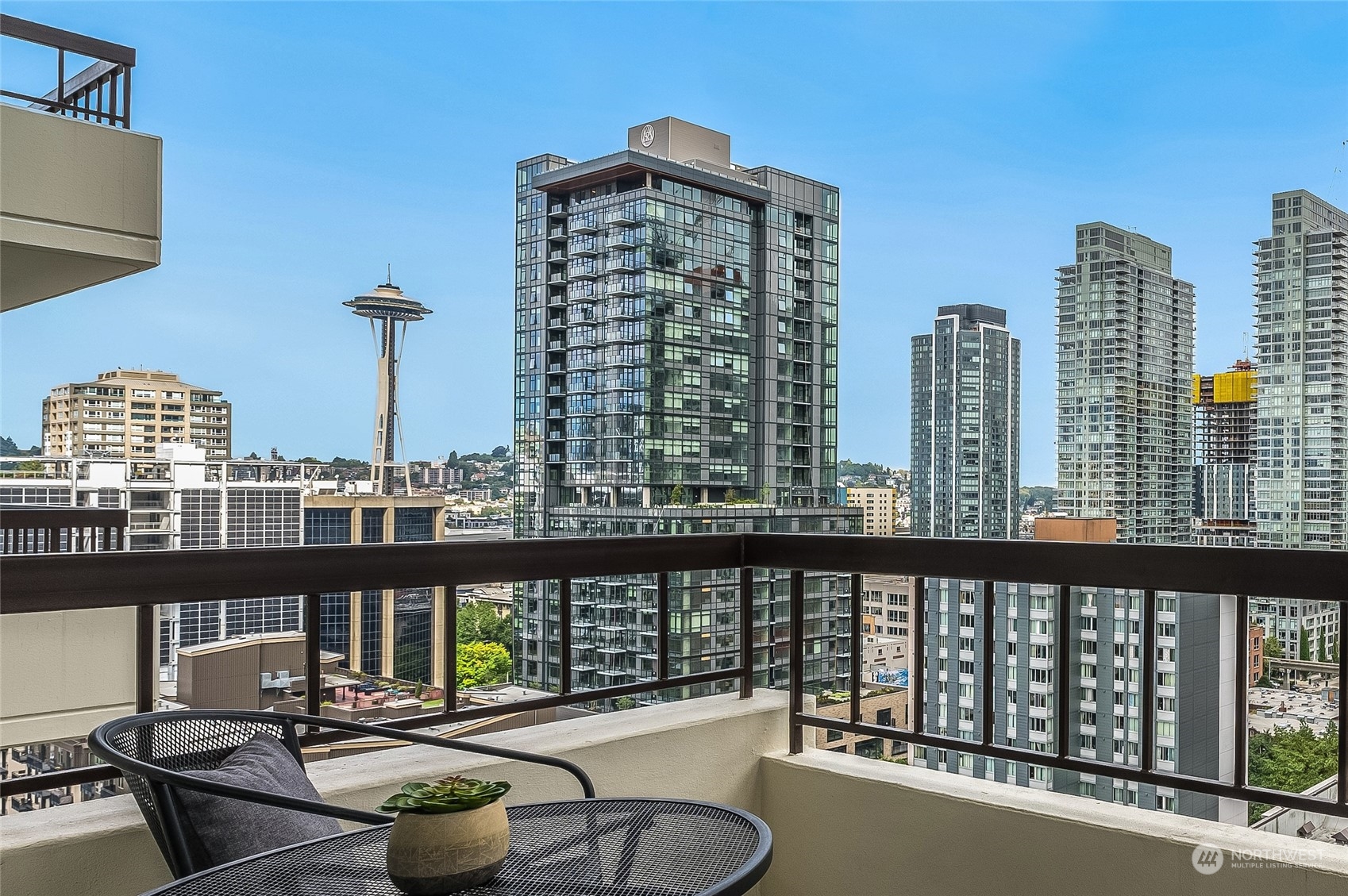 2201 3rd Avenue Unit: 1706