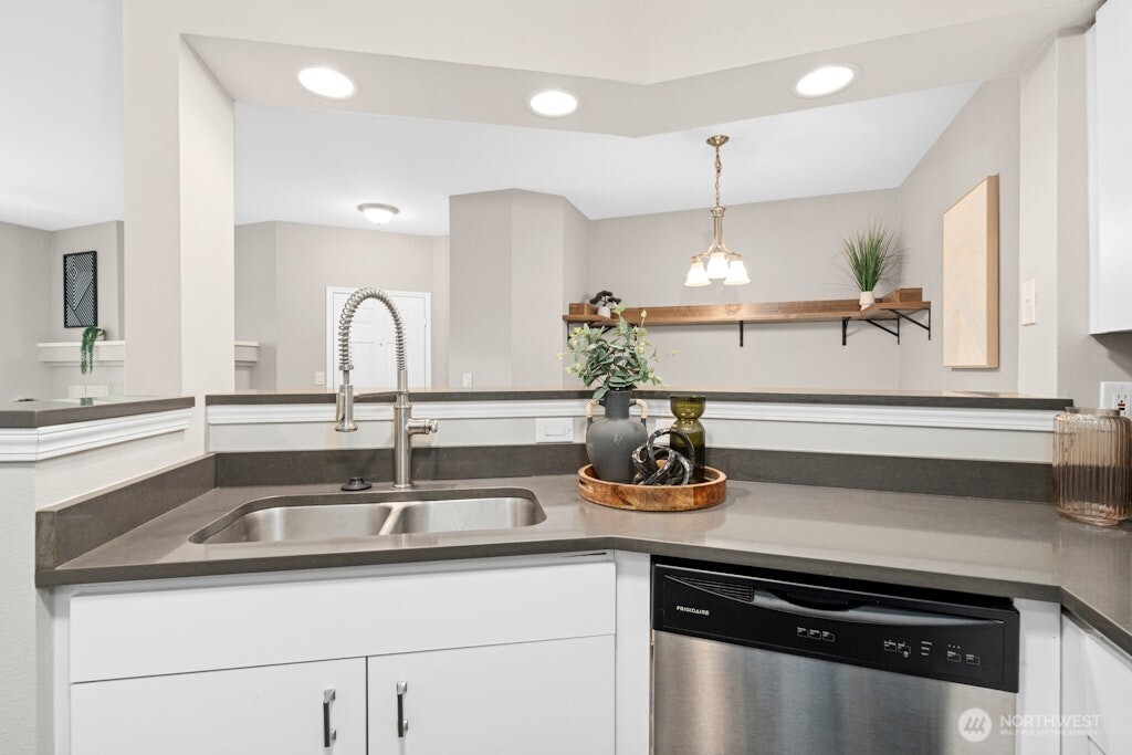 15300 112th Avenue NE Unit: C102