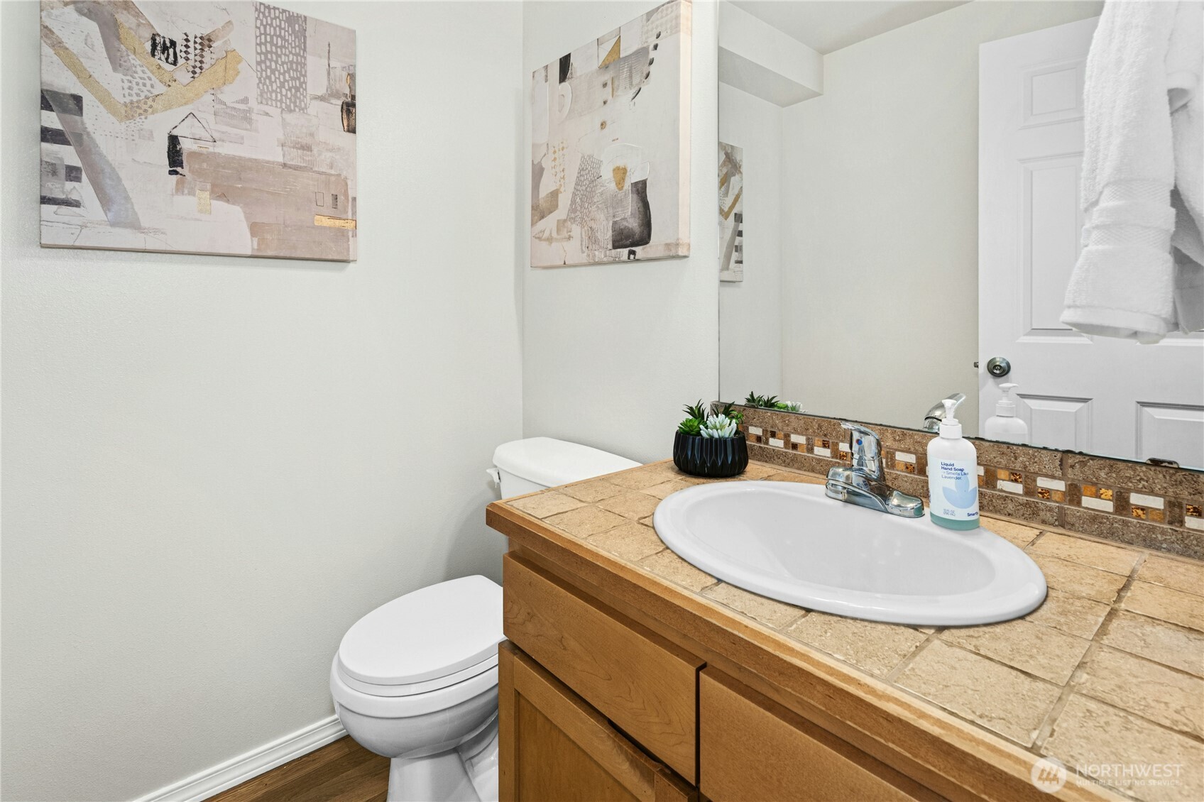 8832 Midvale Ave N Unit: B