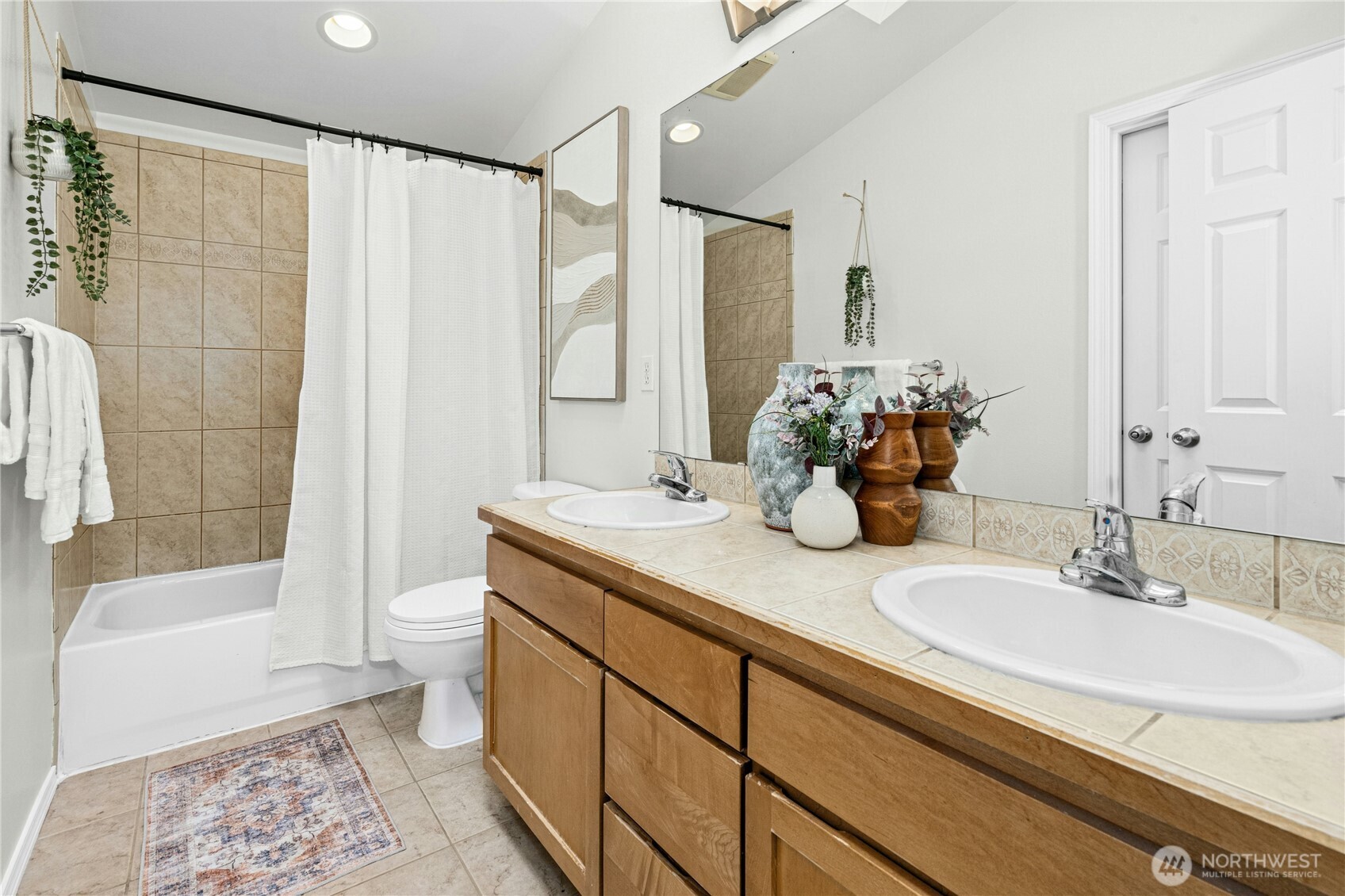 8832 Midvale Ave N Unit: B