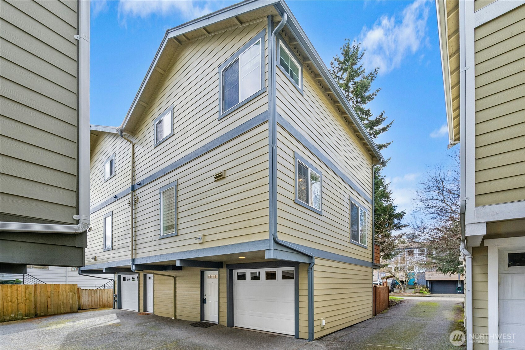 8832 Midvale Ave N Unit: B
