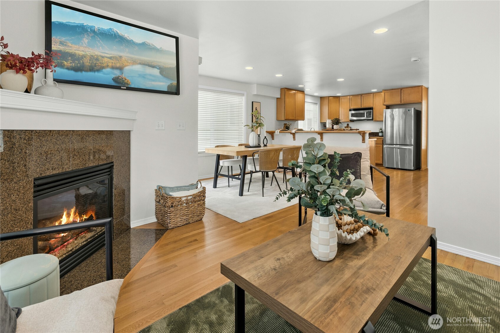 8832 Midvale Ave N Unit: B