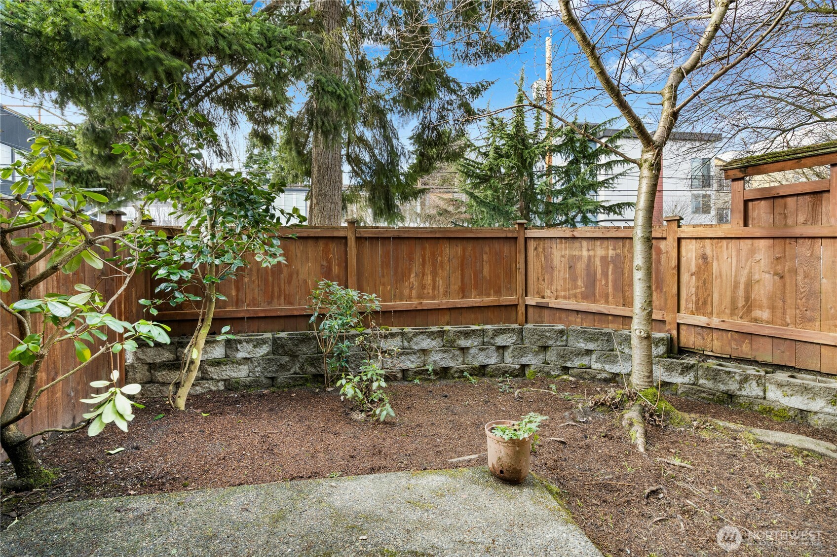 8832 Midvale Ave N Unit: B