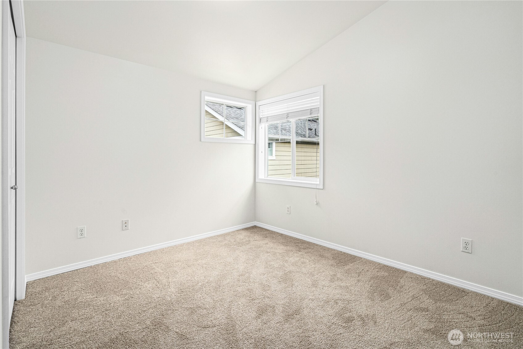 8832 Midvale Ave N Unit: B