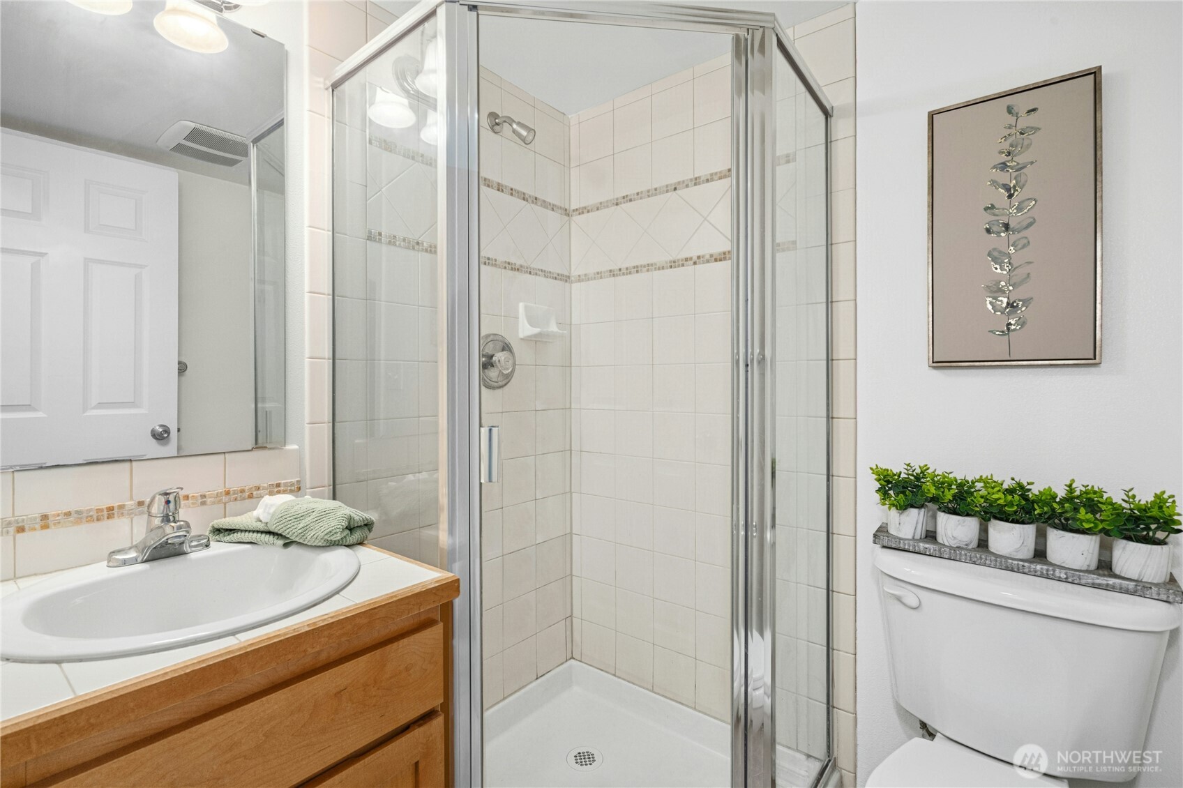 8832 Midvale Ave N Unit: B