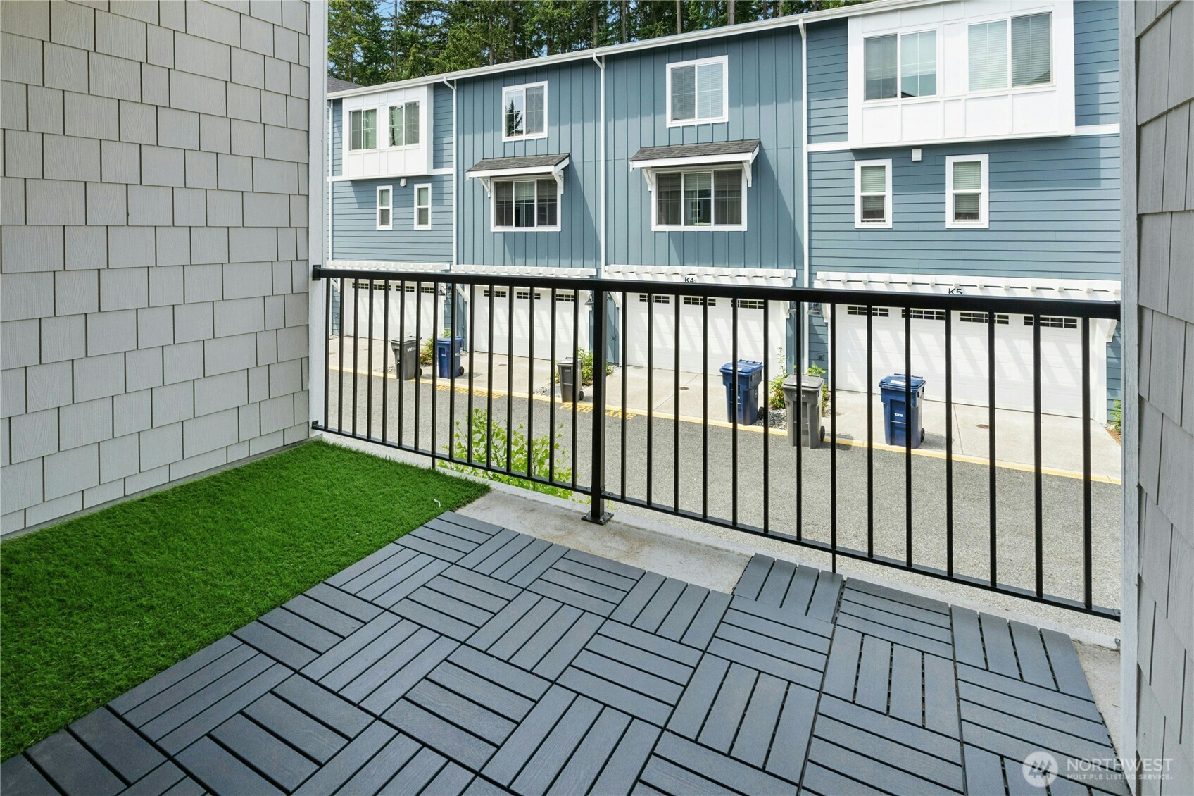 13730 Manor Way Unit: J6