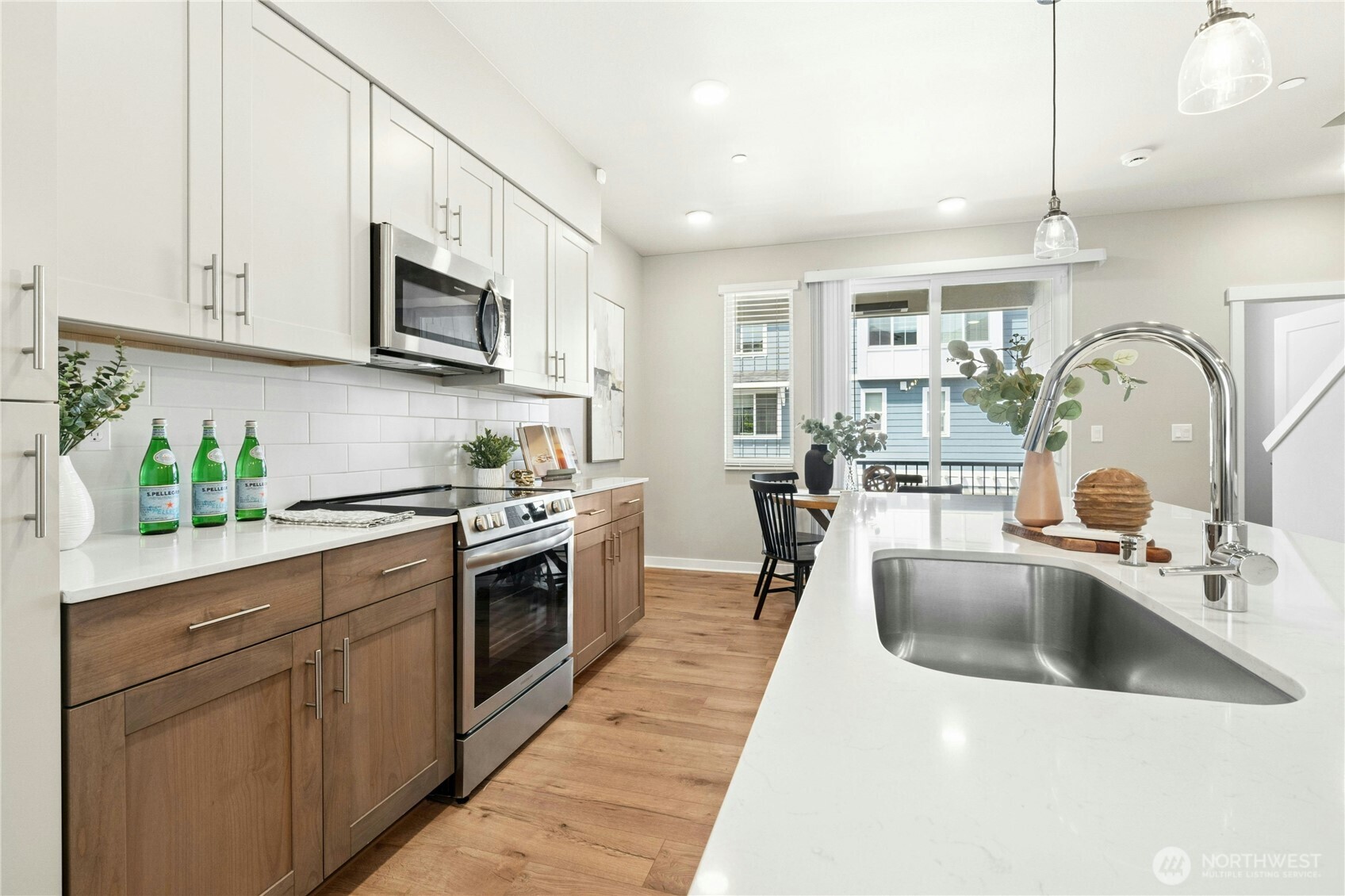 13730 Manor Way Unit: J6