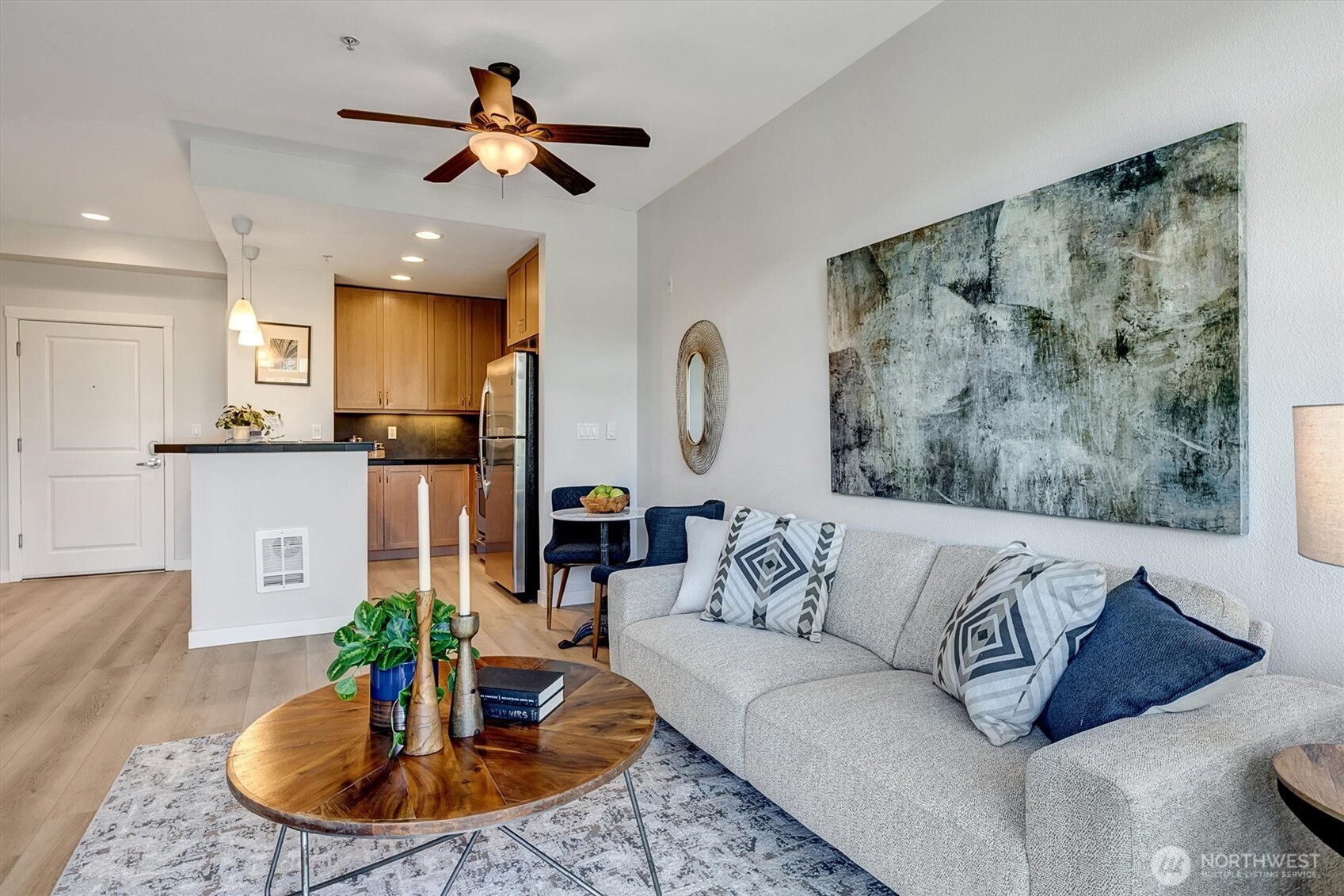 16141 Cleveland Street Unit: 212