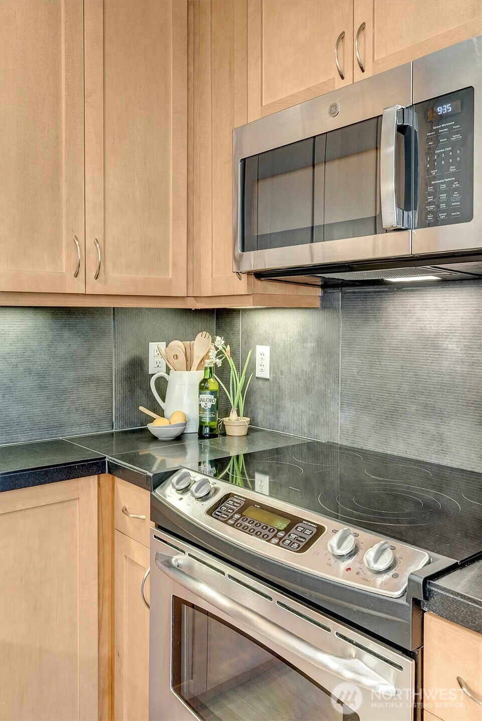 16141 Cleveland Street Unit: 212