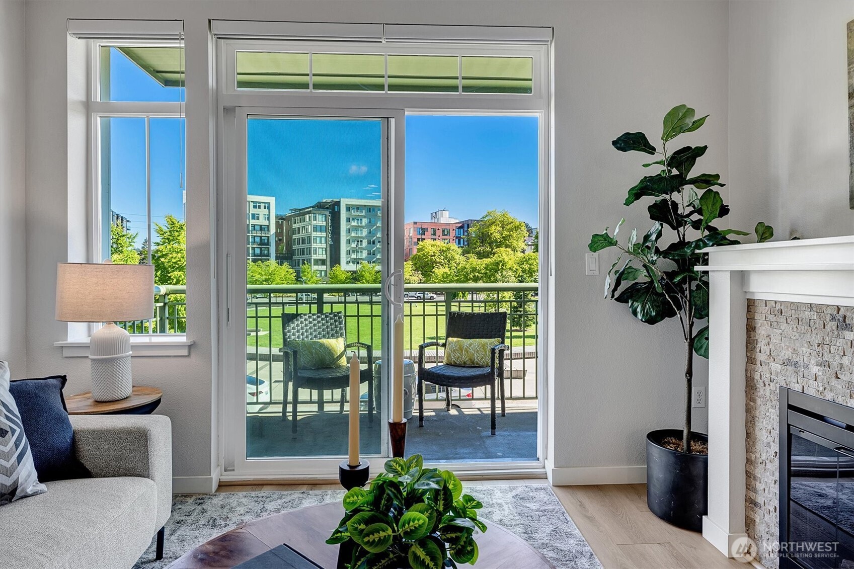 16141 Cleveland Street Unit: 212