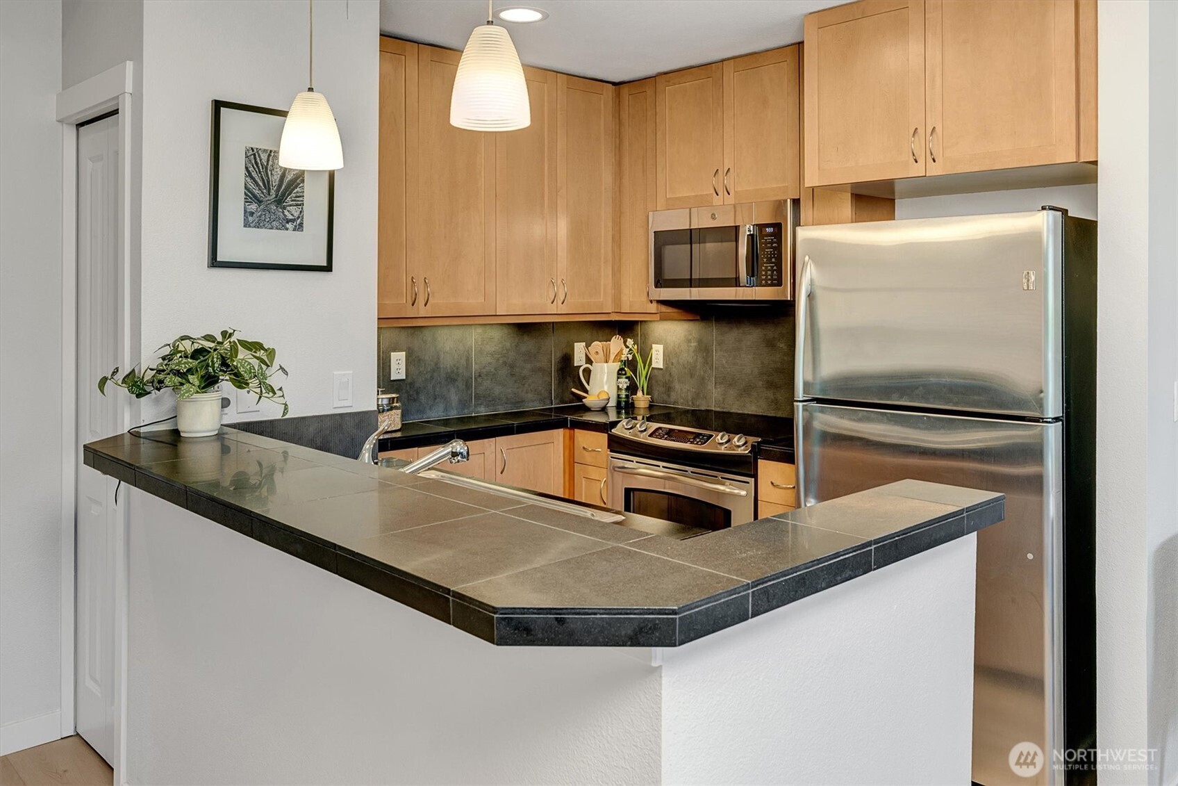 16141 Cleveland Street Unit: 212