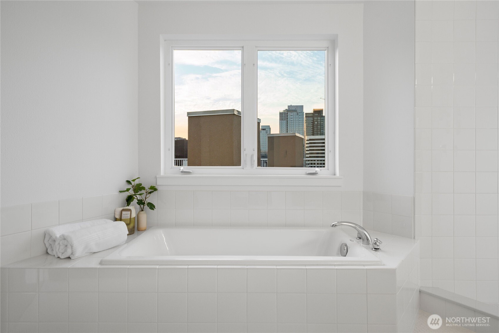 303 E Pike Street Unit: PH1