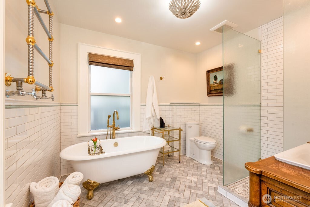 106 NE 46th Street