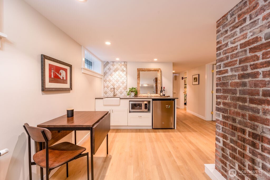 106 NE 46th Street