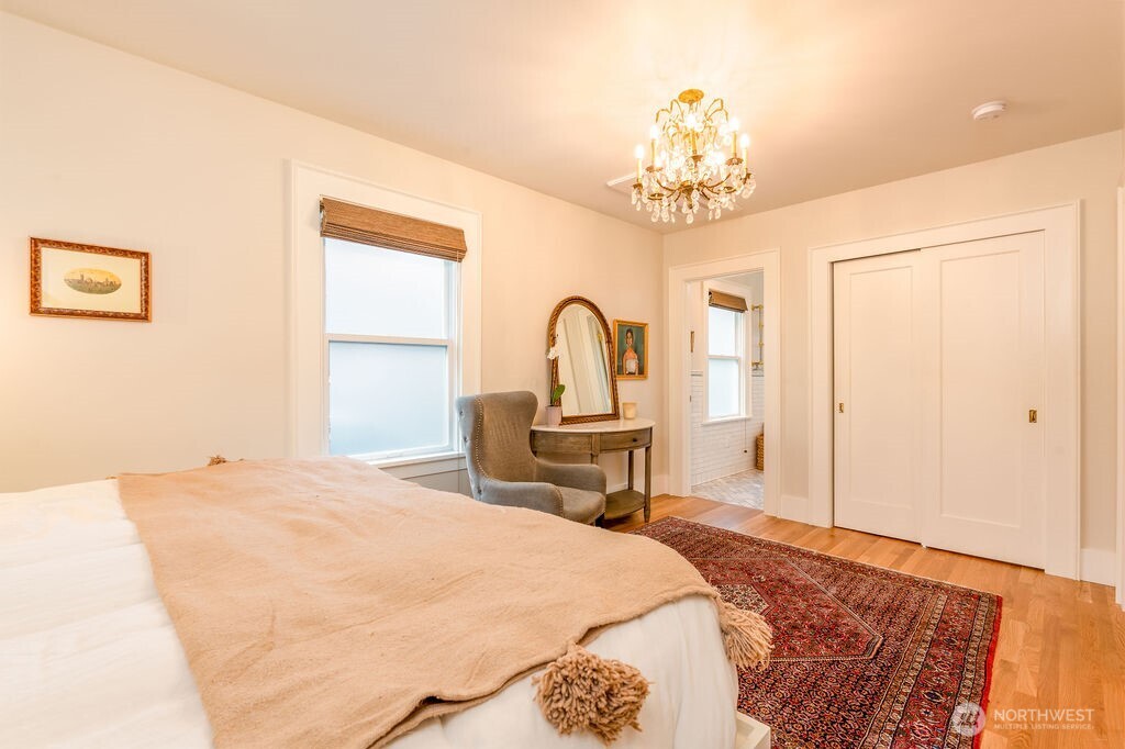 106 NE 46th Street
