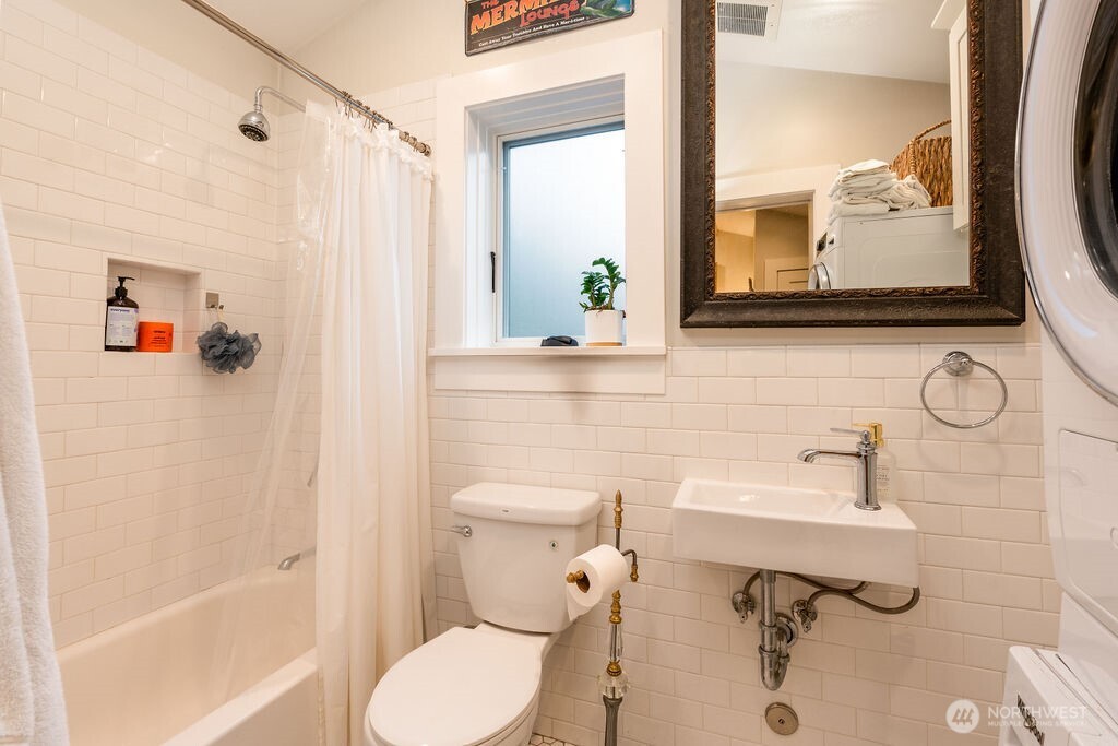 106 NE 46th Street