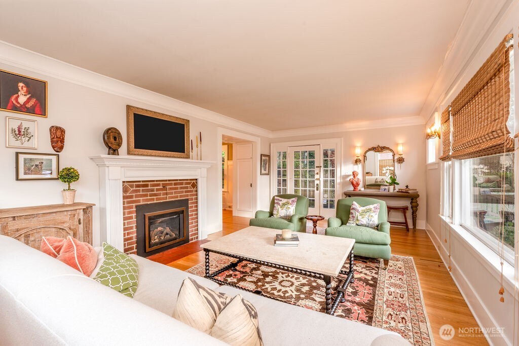 106 NE 46th Street