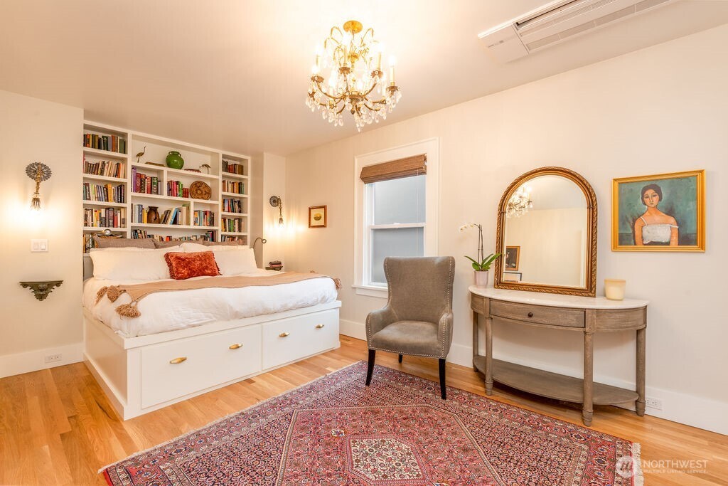 106 NE 46th Street