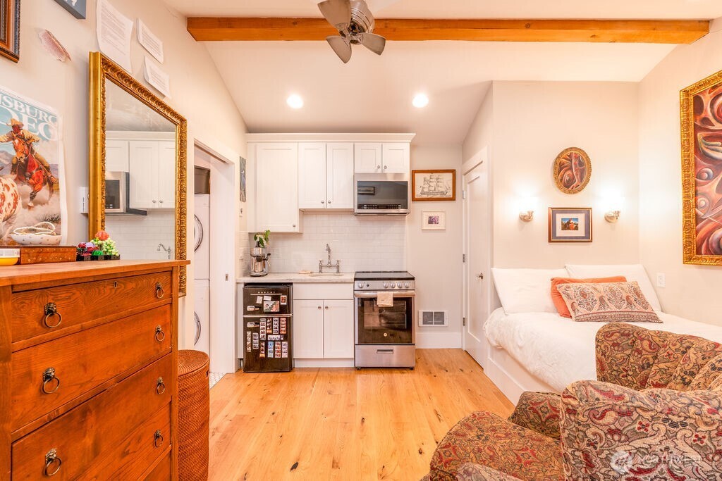 106 NE 46th Street