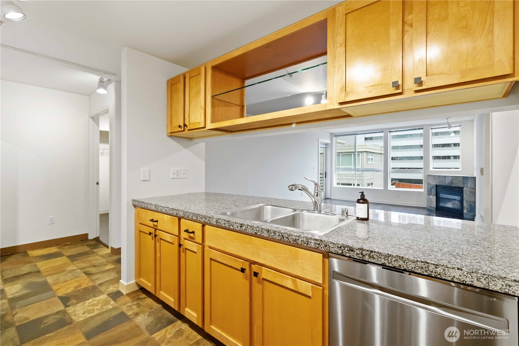 300 110th Avenue NE Unit: 610