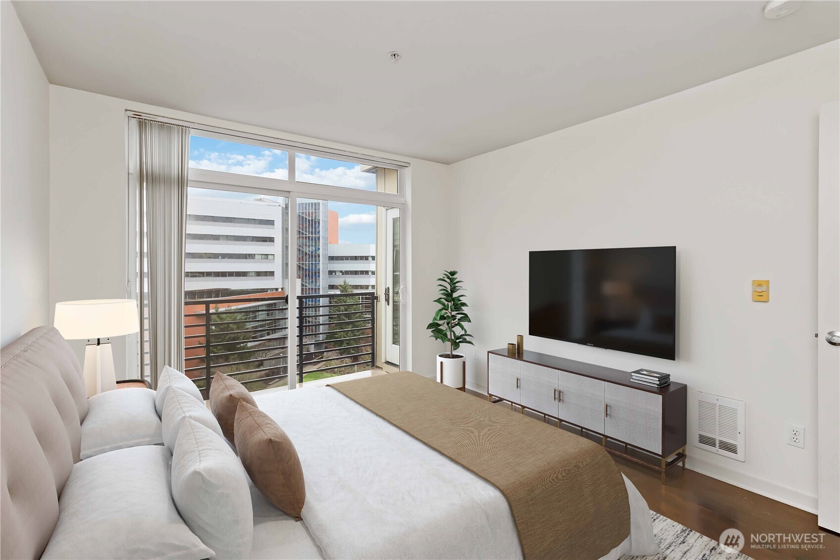 300 110th Avenue NE Unit: 610