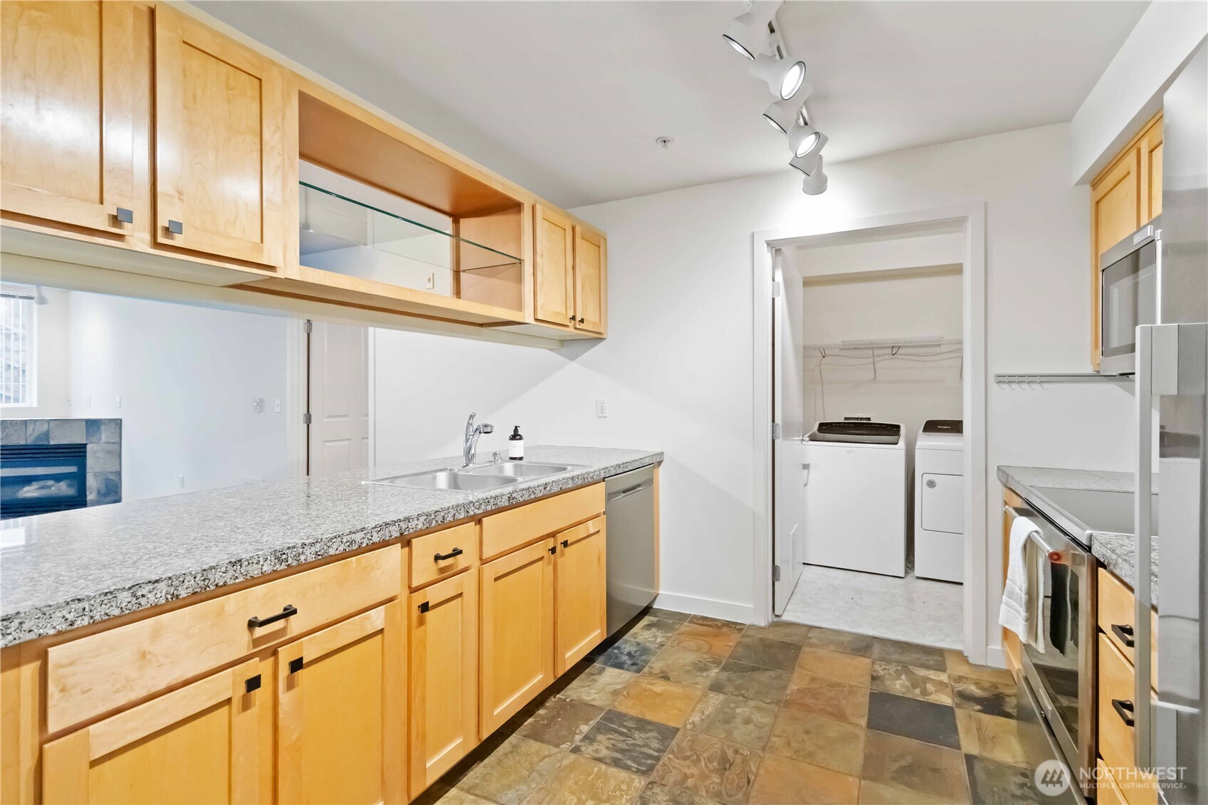 300 110th Avenue NE Unit: 610