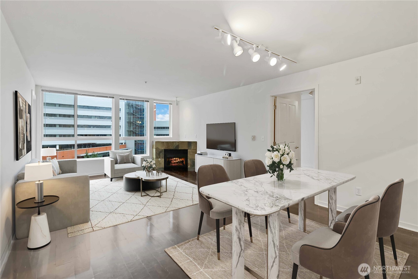 300 110th Avenue NE Unit: 610