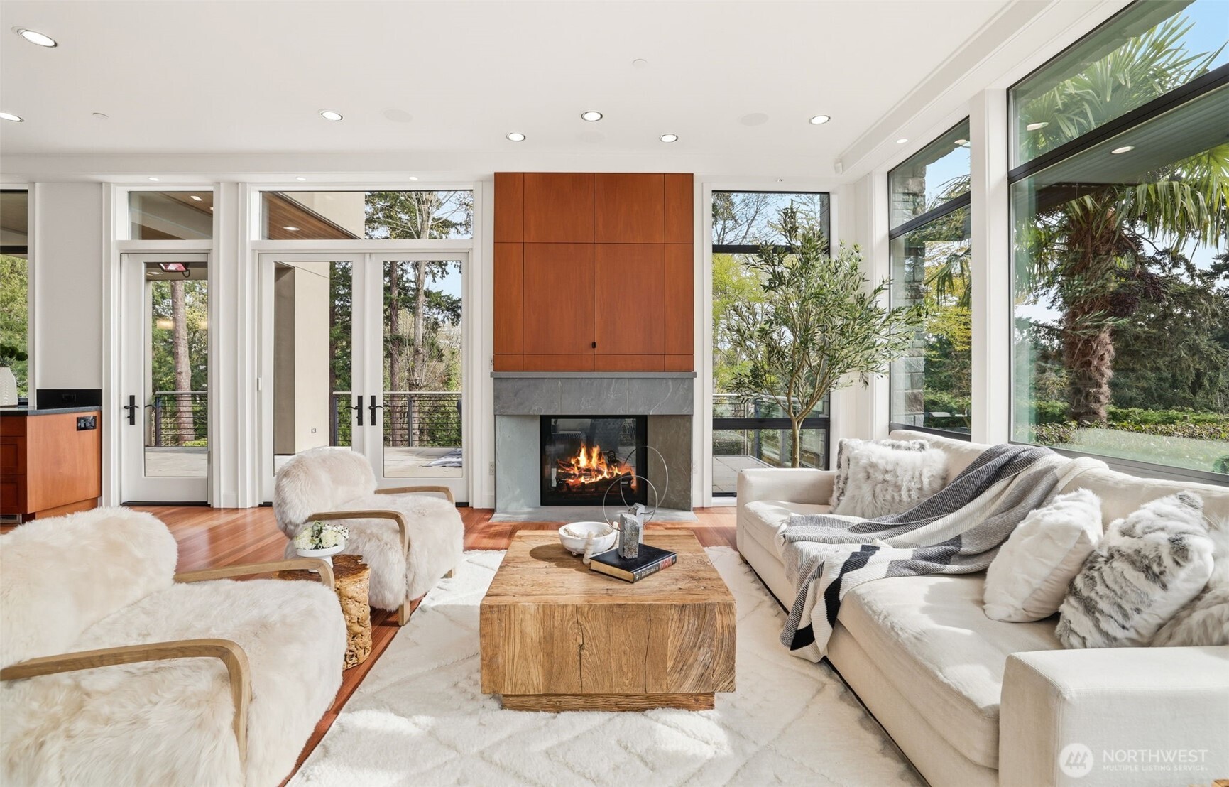 9632 Lake Washington Blvd NE