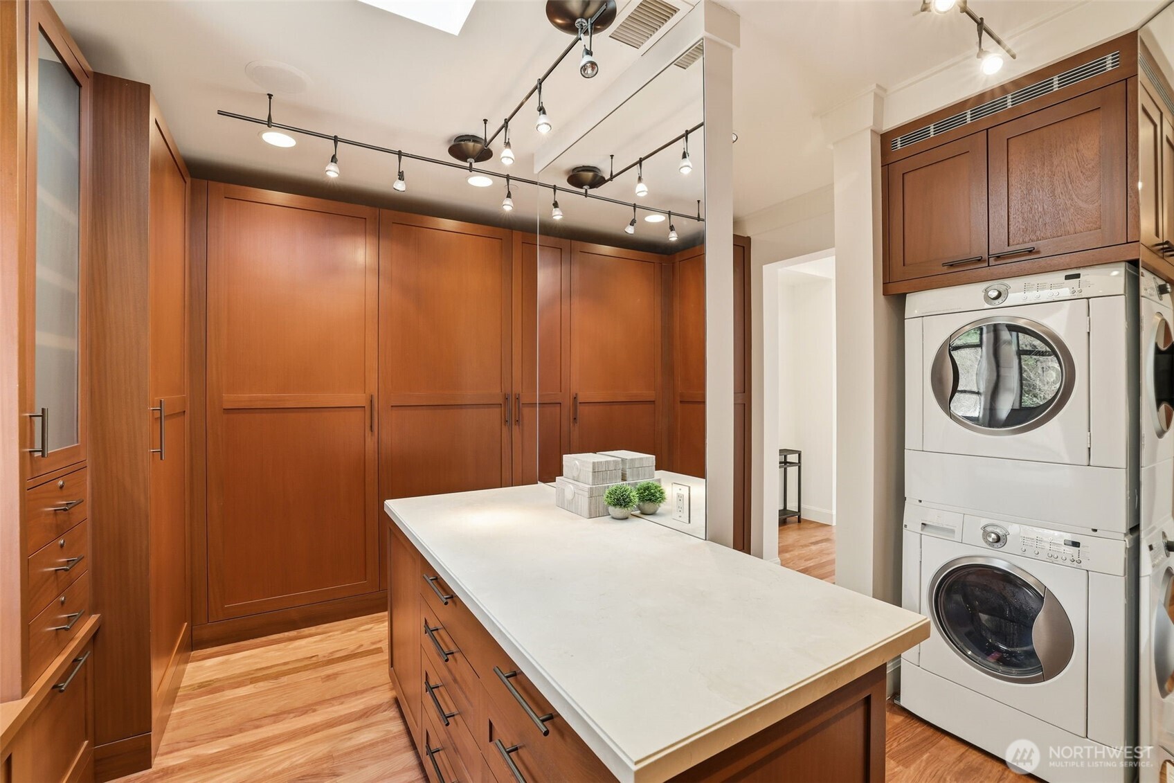 9632 Lake Washington Blvd NE