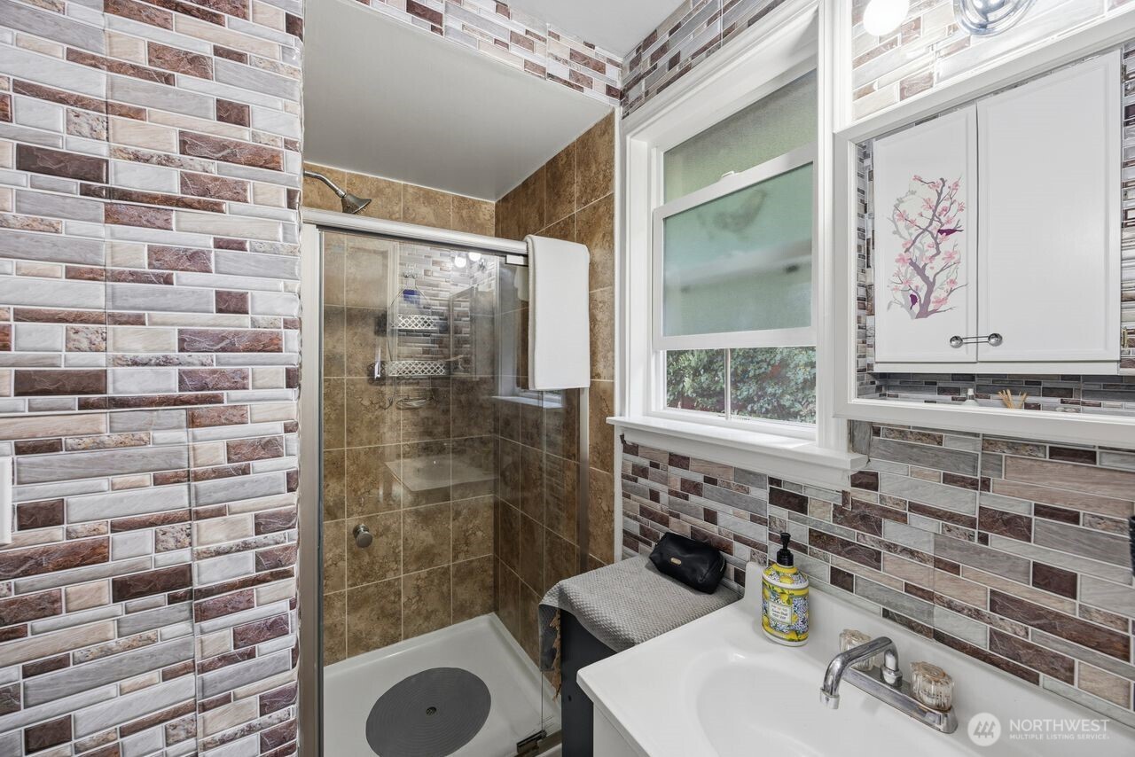 2127 N 149 Lane Unit: 1