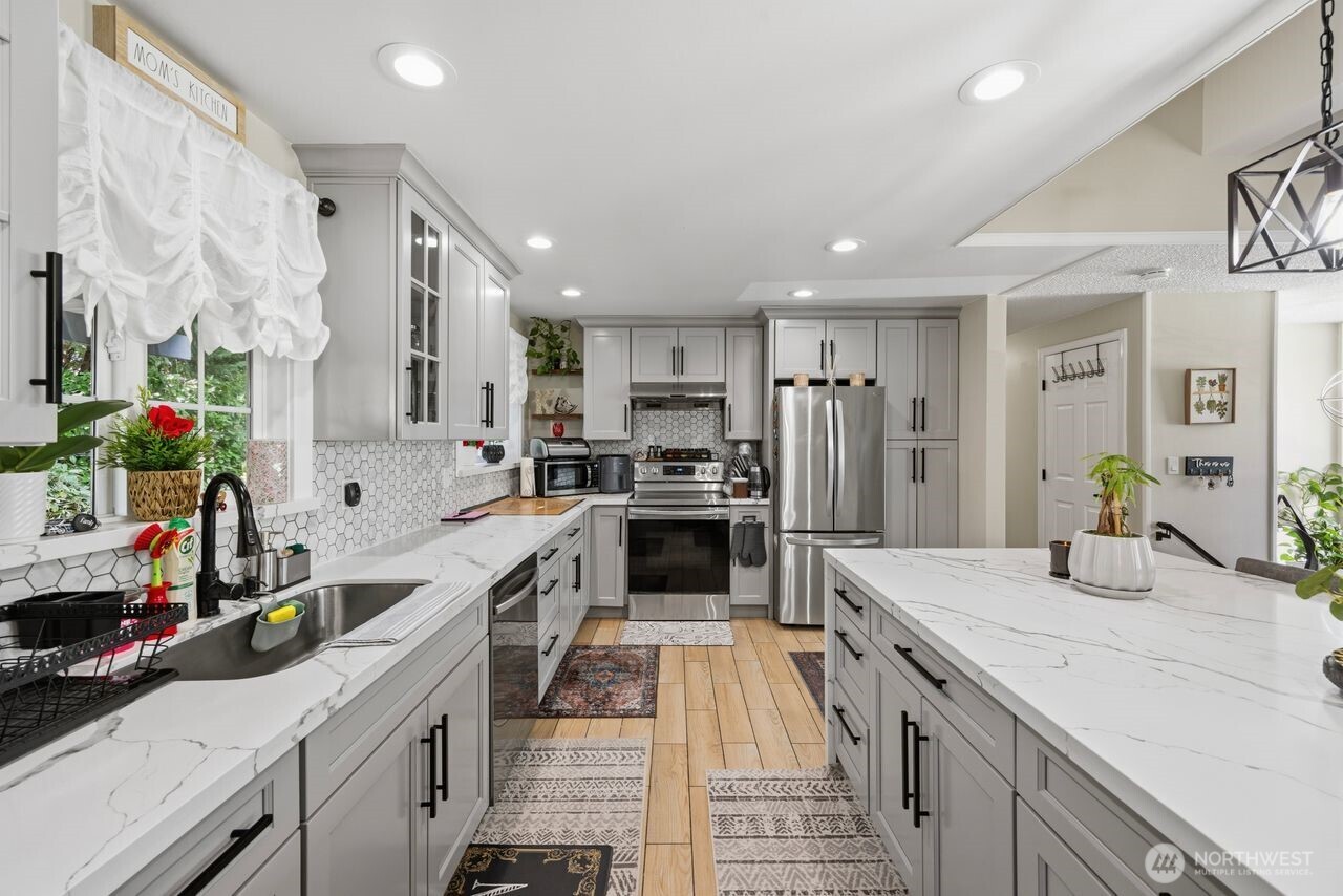 2127 N 149 Lane Unit: 1