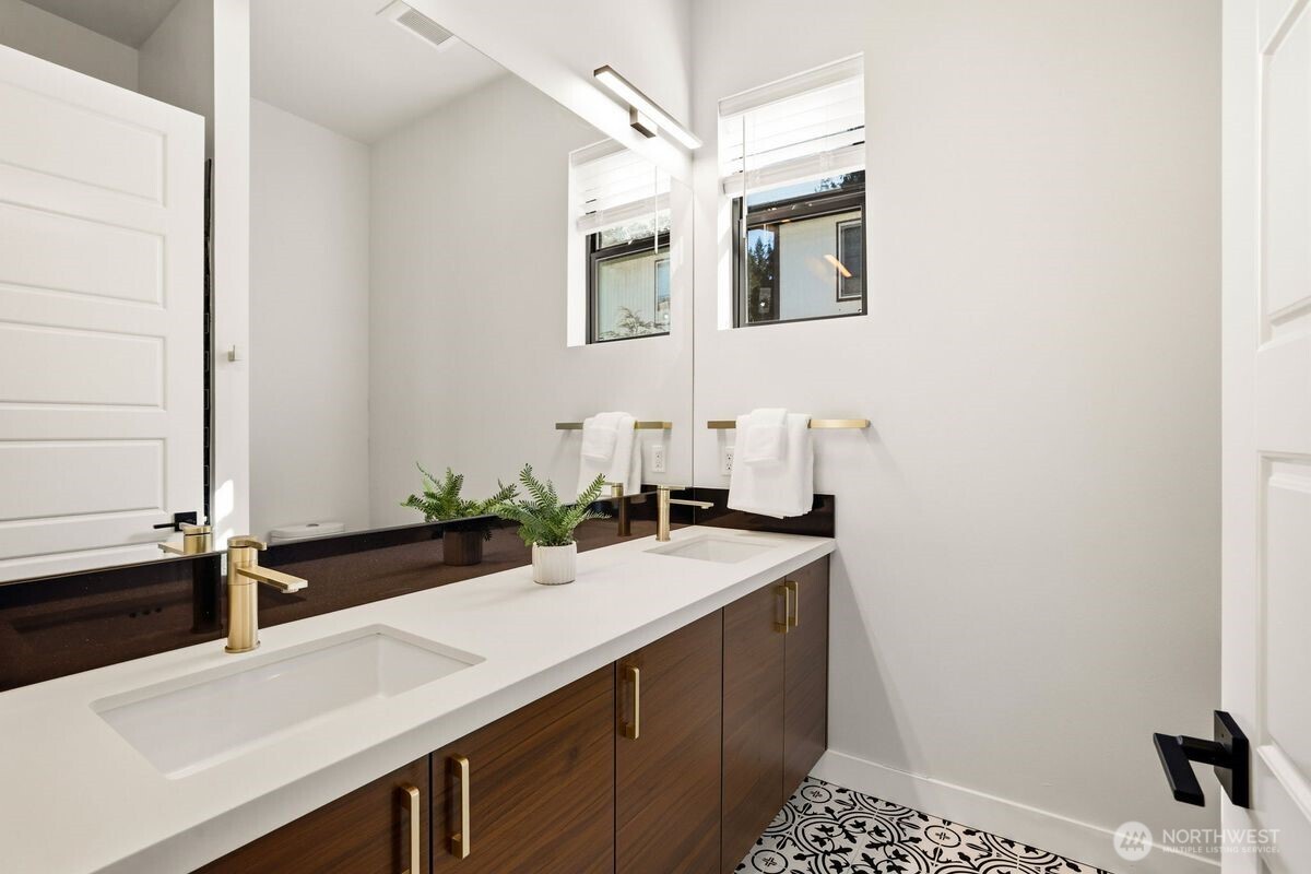 18111 84th Avenue W