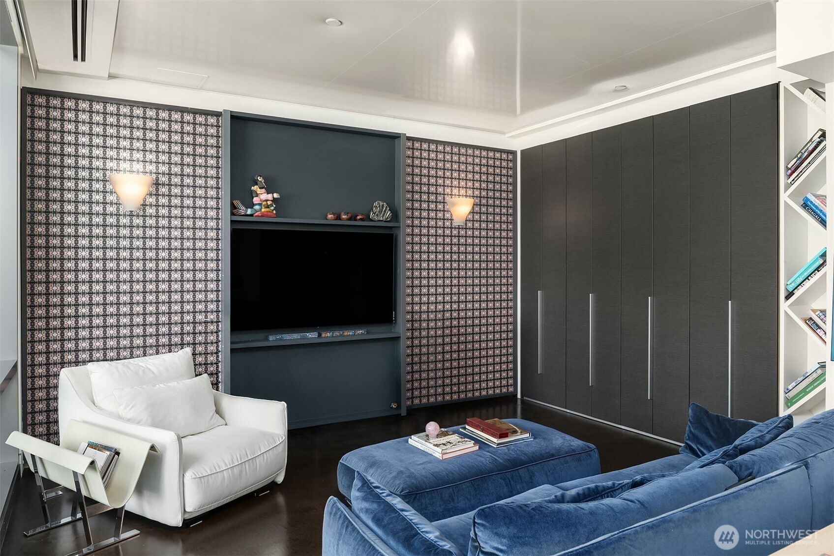 715 2nd Avenue Unit: 1505