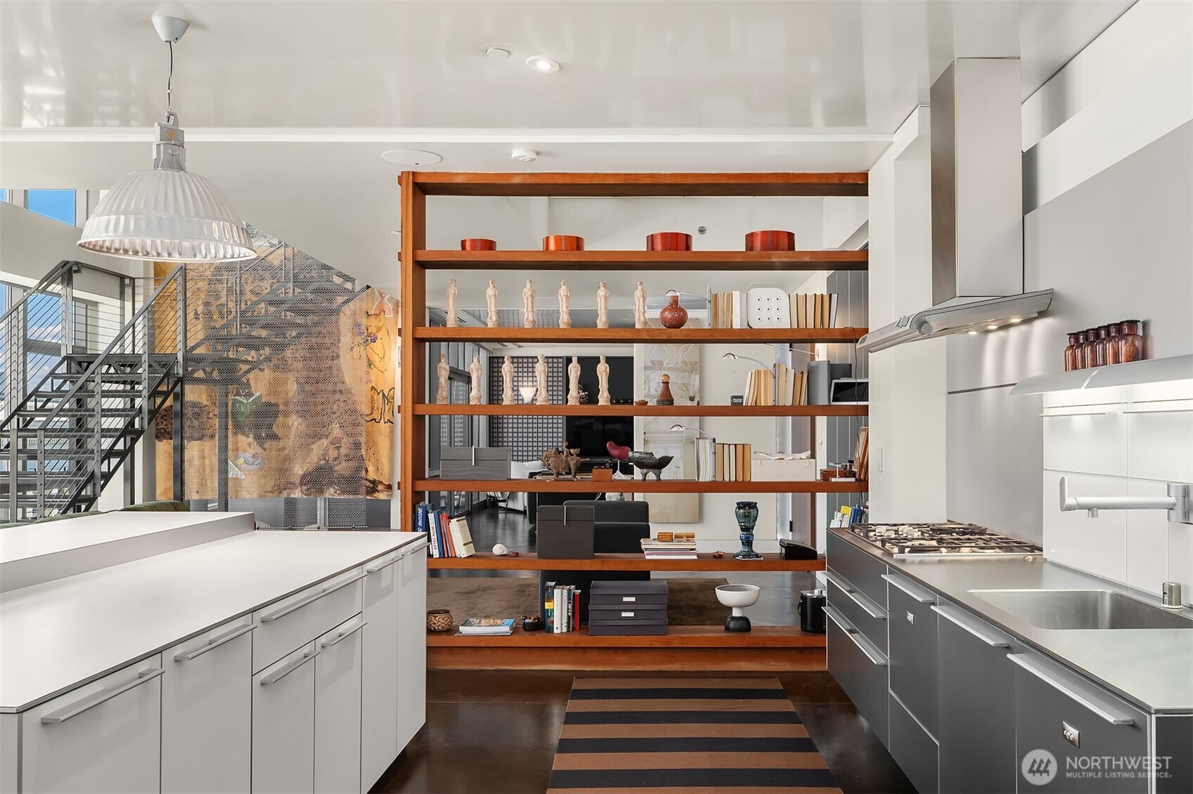 715 2nd Avenue Unit: 1505