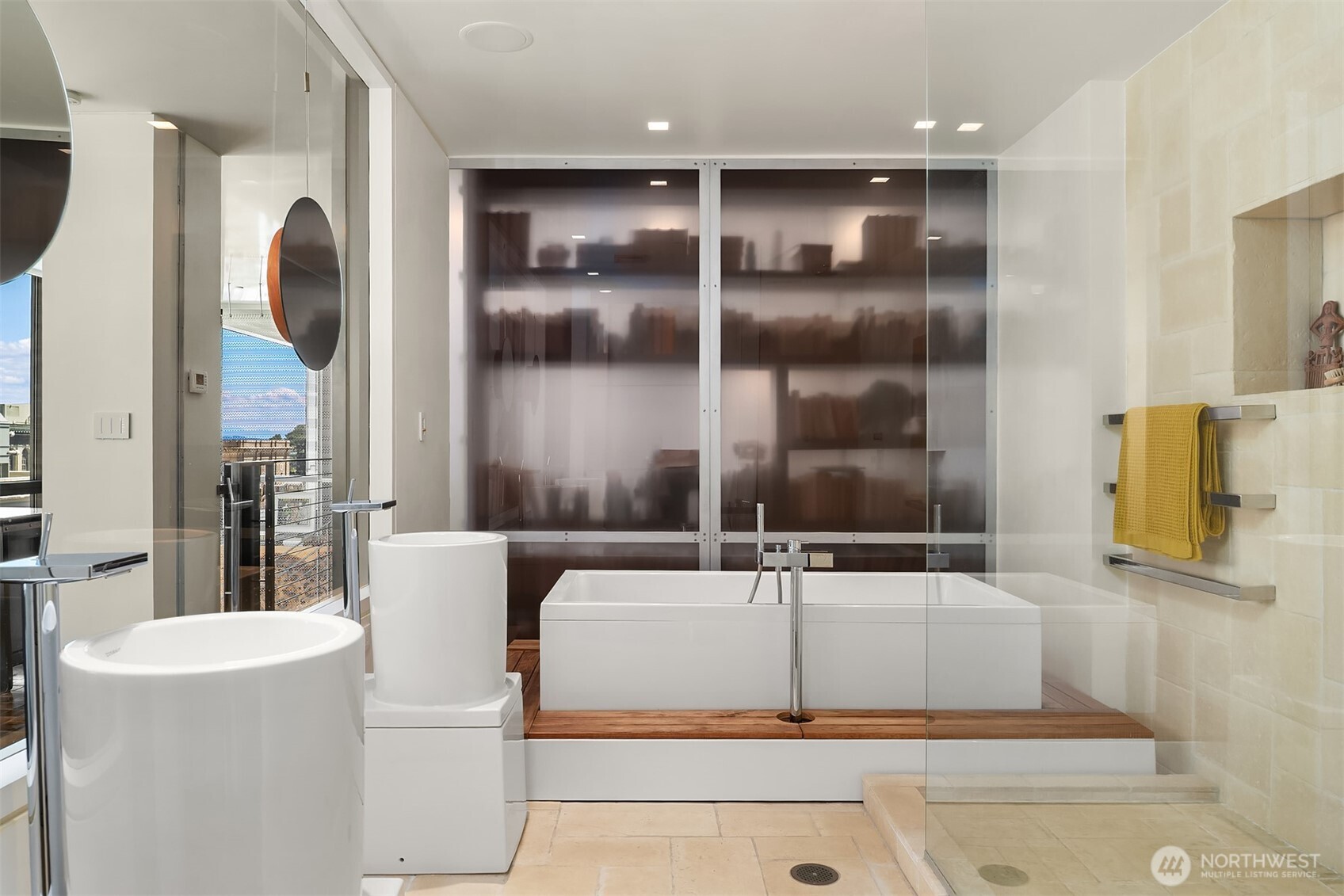 715 2nd Avenue Unit: 1505