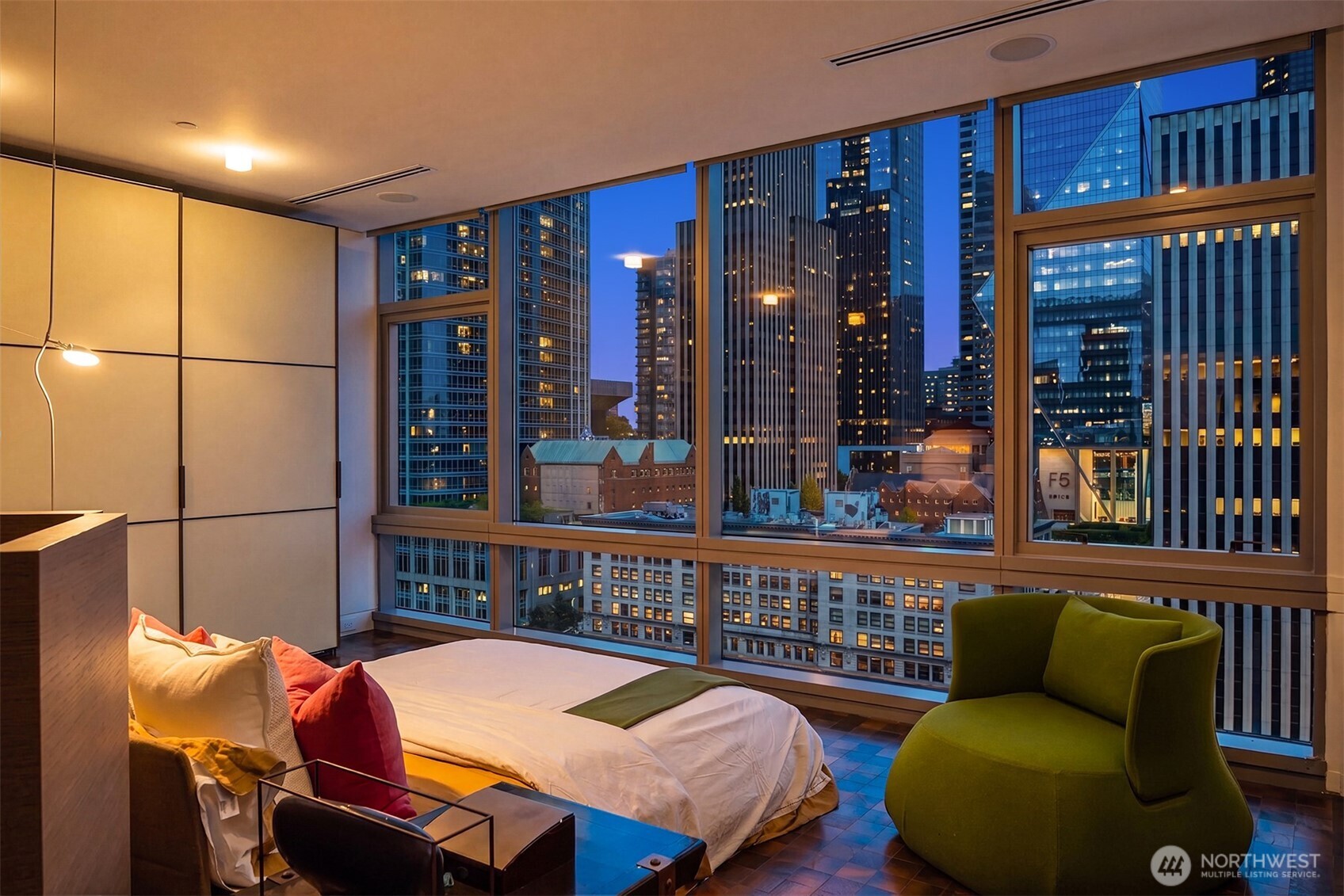 715 2nd Avenue Unit: 1505