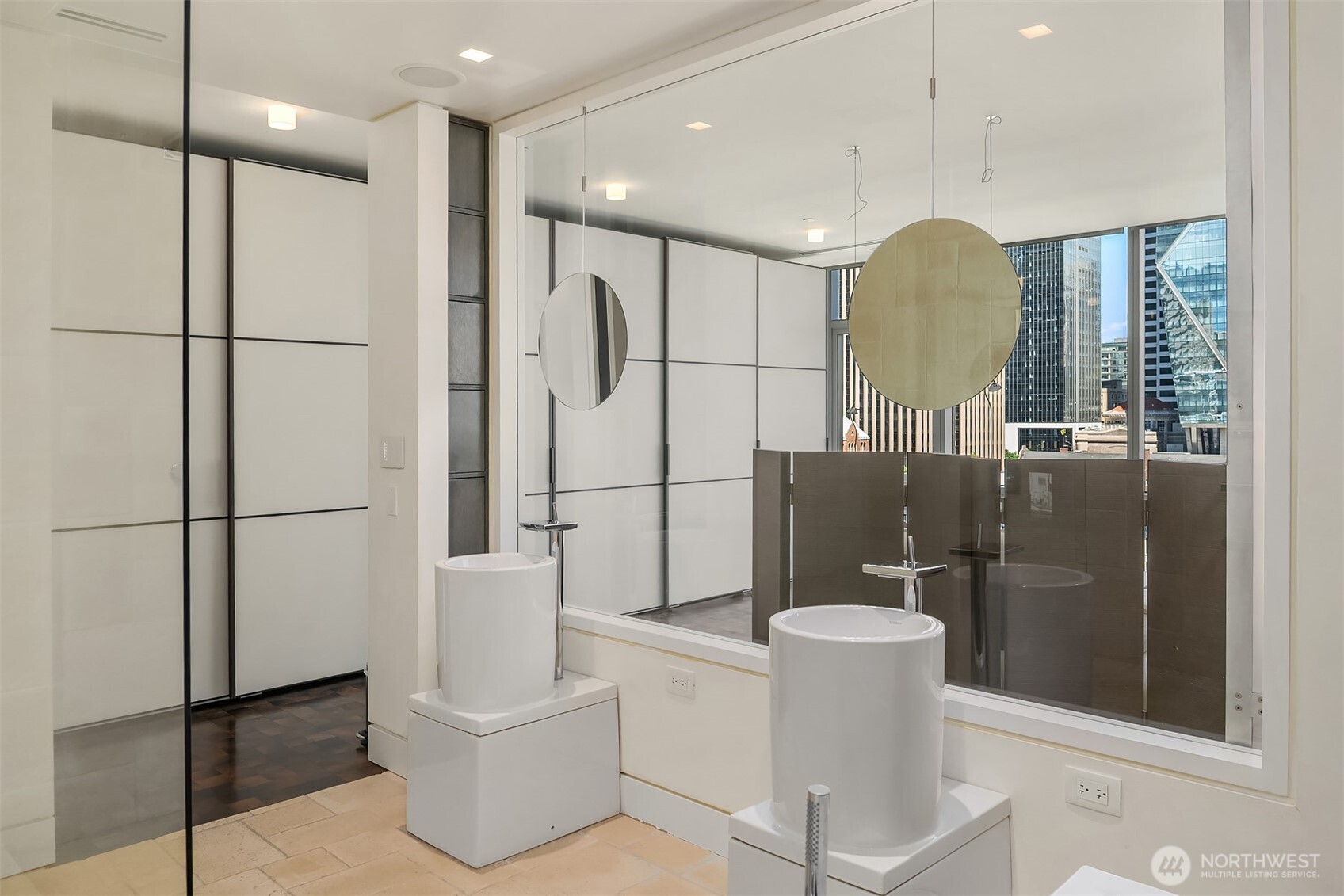 715 2nd Avenue Unit: 1505
