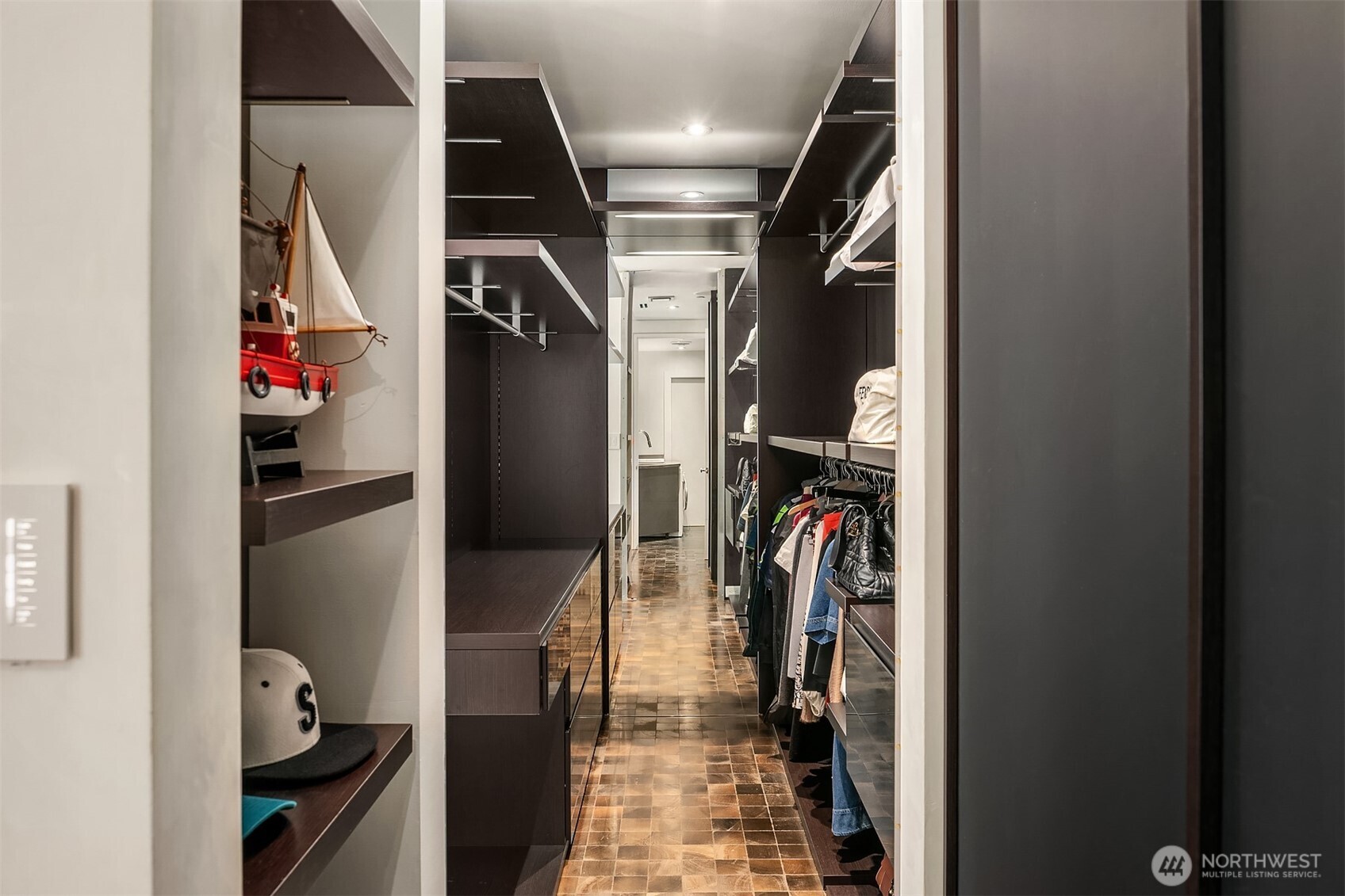 715 2nd Avenue Unit: 1505