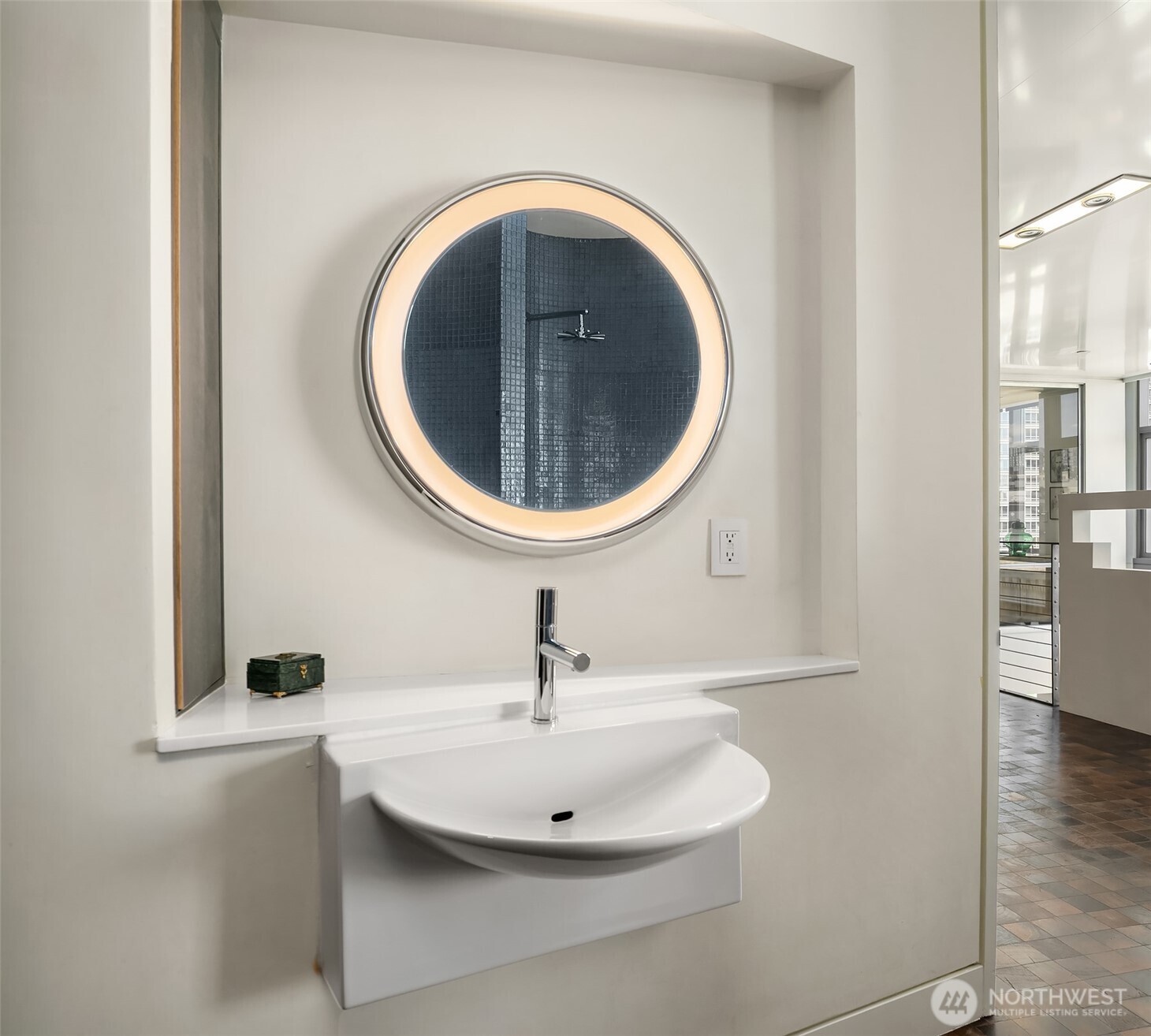 715 2nd Avenue Unit: 1505
